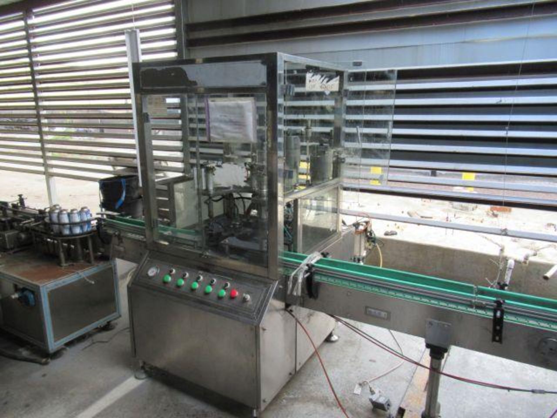 AEROSOL & PROPELLANT PACKAGING LINE 2: Feed table with stainless chain conveyor, QJG Automatic - Image 5 of 20