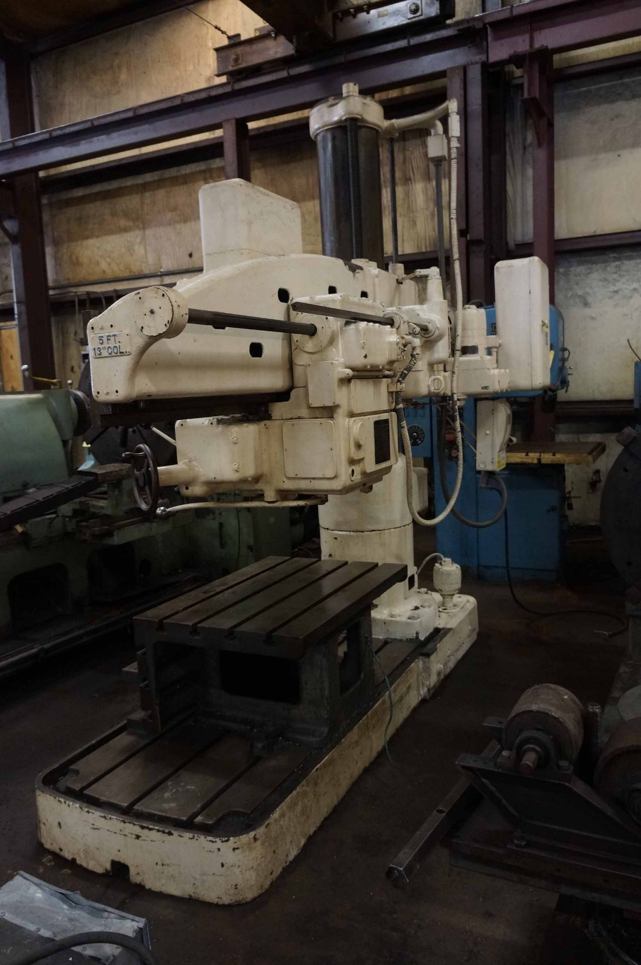 RADIAL ARM DRILL, AMERICAN HOLE WIZARD 5' X 13", spds: 20-1600 RPM, large plain box table, S/N - Image 3 of 5