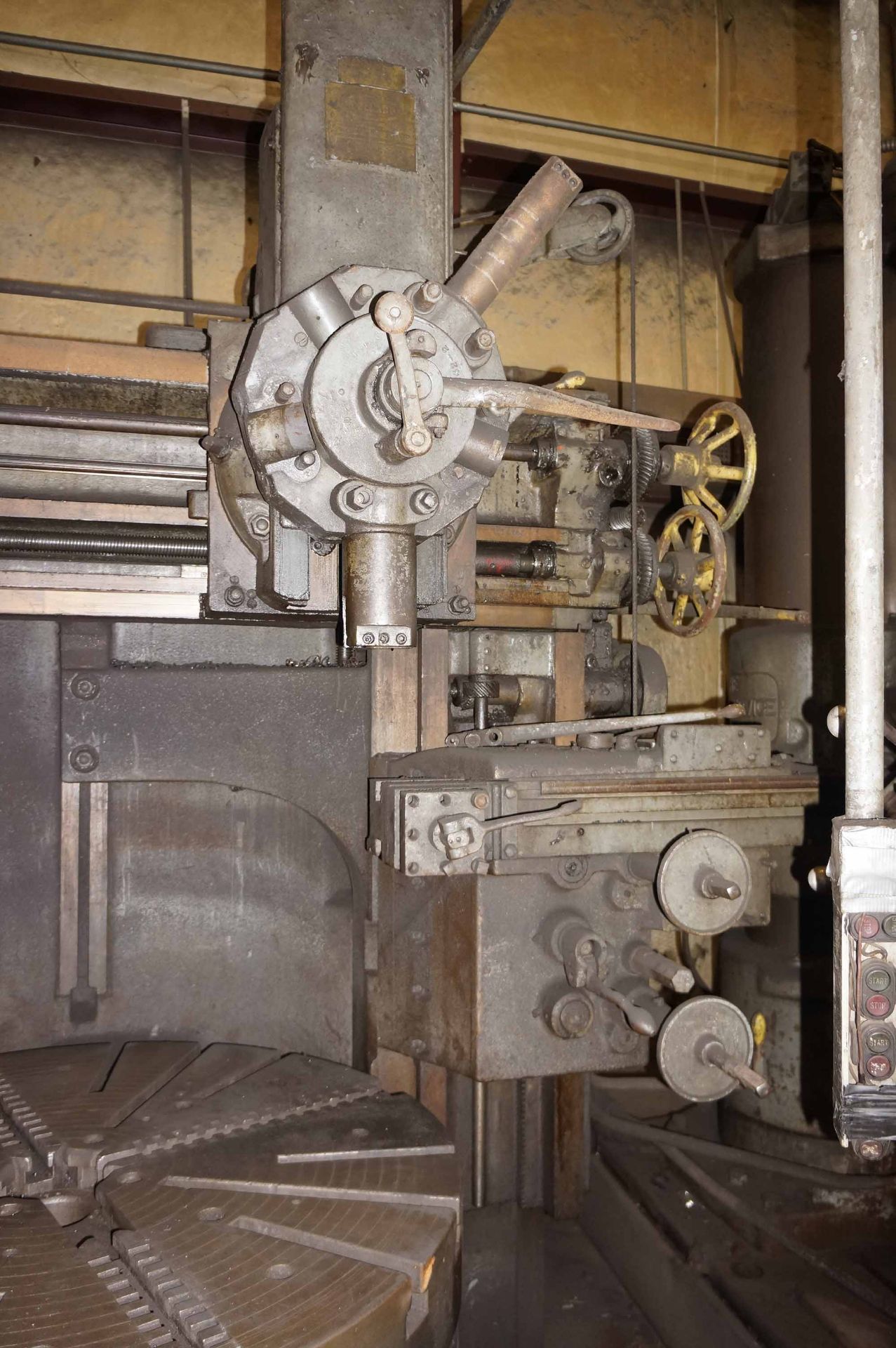 VERTICAL TURRET LATHE, BULLARD 50” SPIRAL DRIVE, 5 pos. turret, side head, 4-jaw chuck, 3-motor - Image 4 of 4