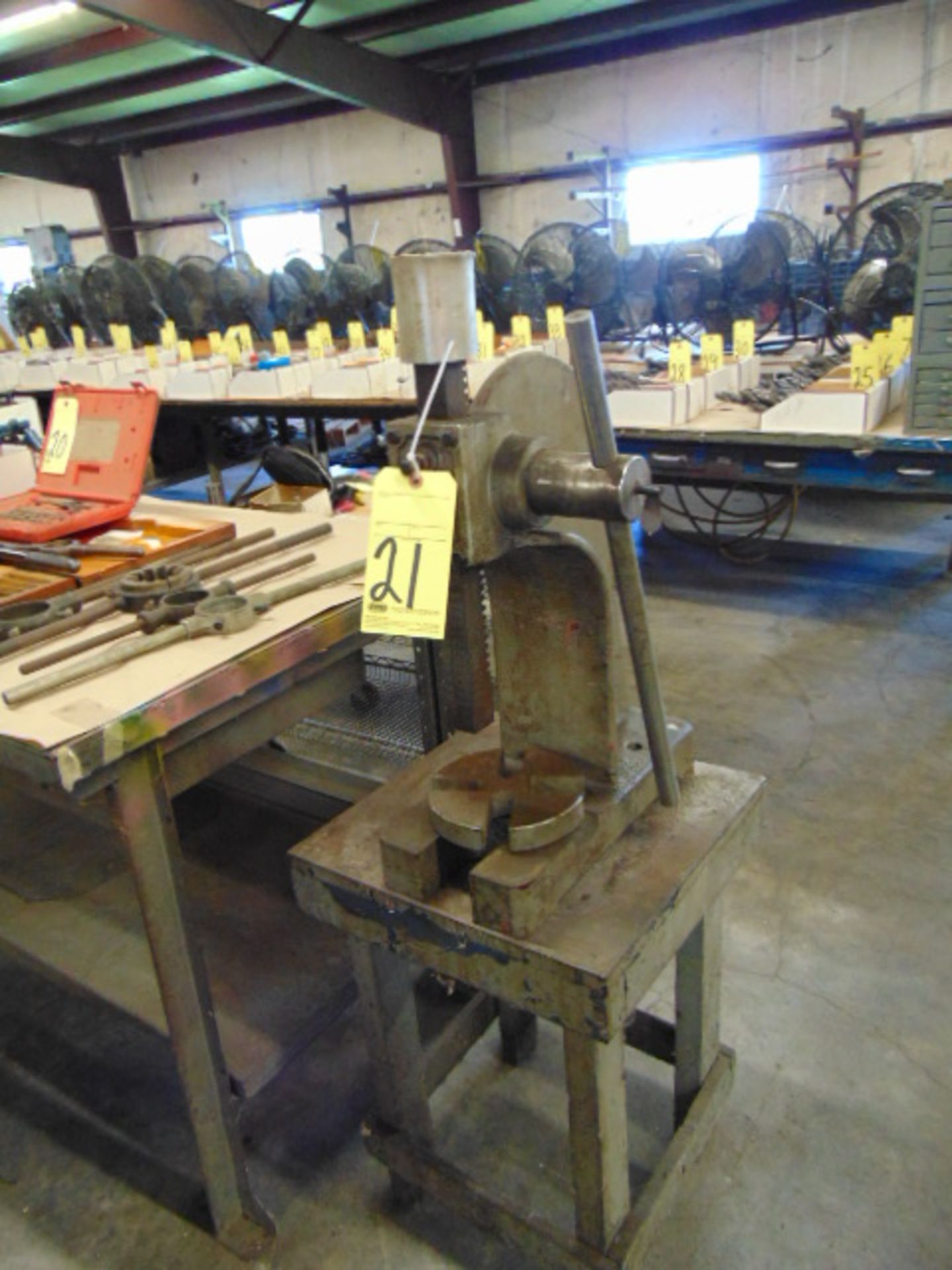 LEVER TYPE ARBOR PRESS, PHASE APPROX. 3 T. CAP.