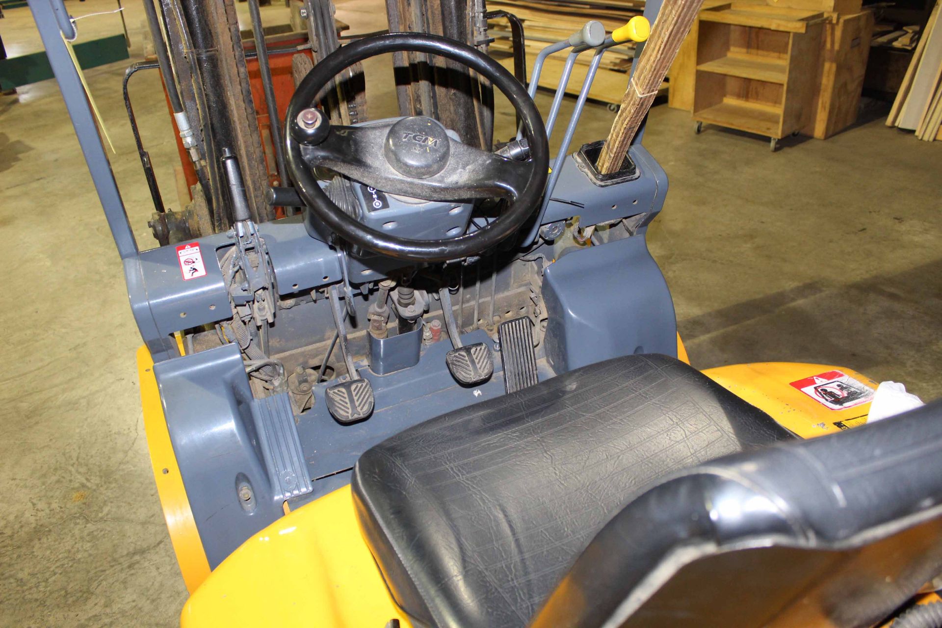 FORKLIFT, TCM 3,400 LB. CAP. MDL. FG25T7L, 3-stage mast, 199" lift ht., side shift, 4,783 H.O.M., - Image 4 of 4