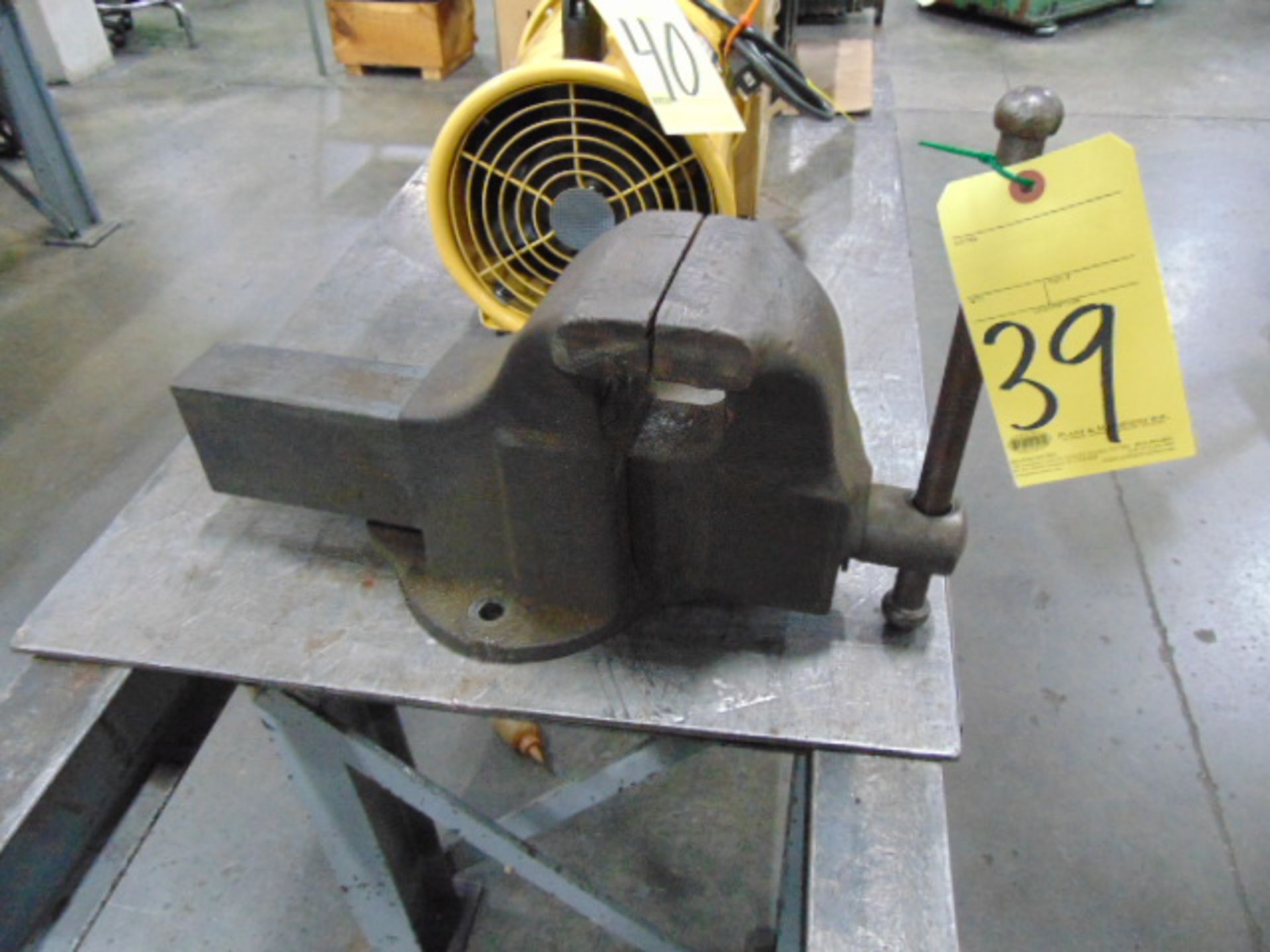 BENCH VISE, COLUMBIAN, 4 1/2"