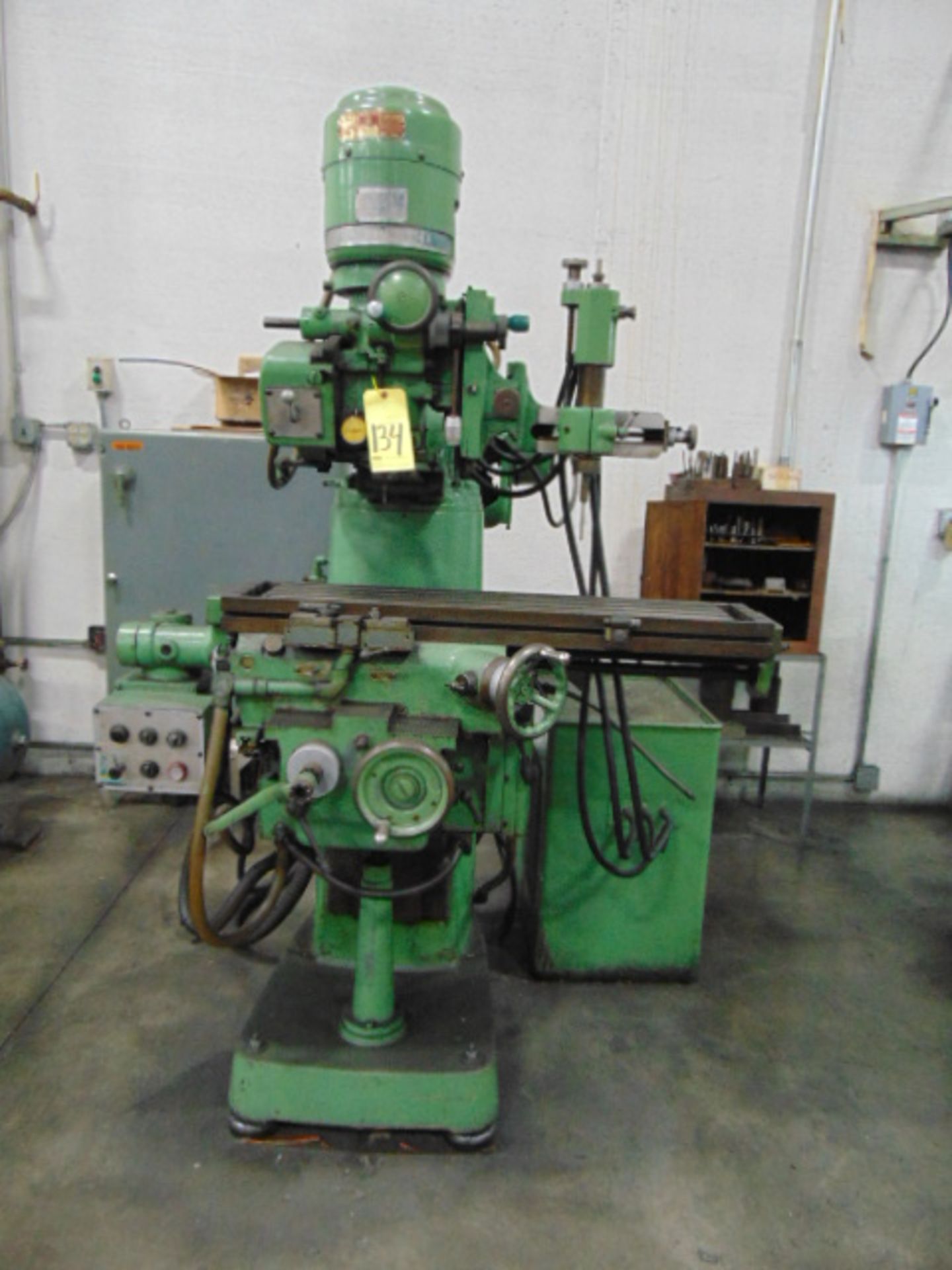 HYDRAULIC DUPLICATOR MILL, CINCINNATI CONTOUR MASTER, belt driven head, spds: 215-5650 RPM, 10” x