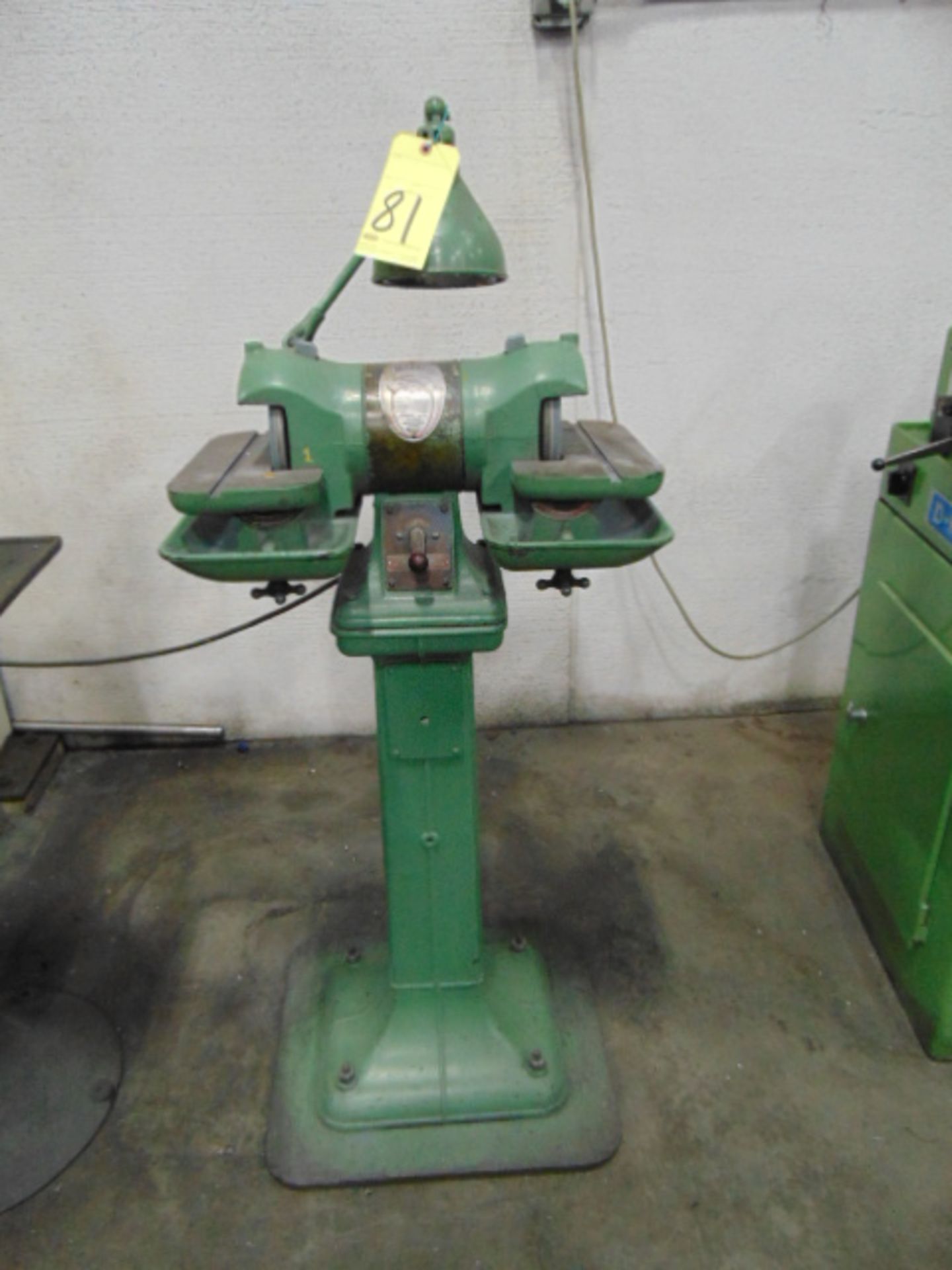 DOUBLE END CARBIDE TOOL GRINDER, DELTA, 1/2 HP