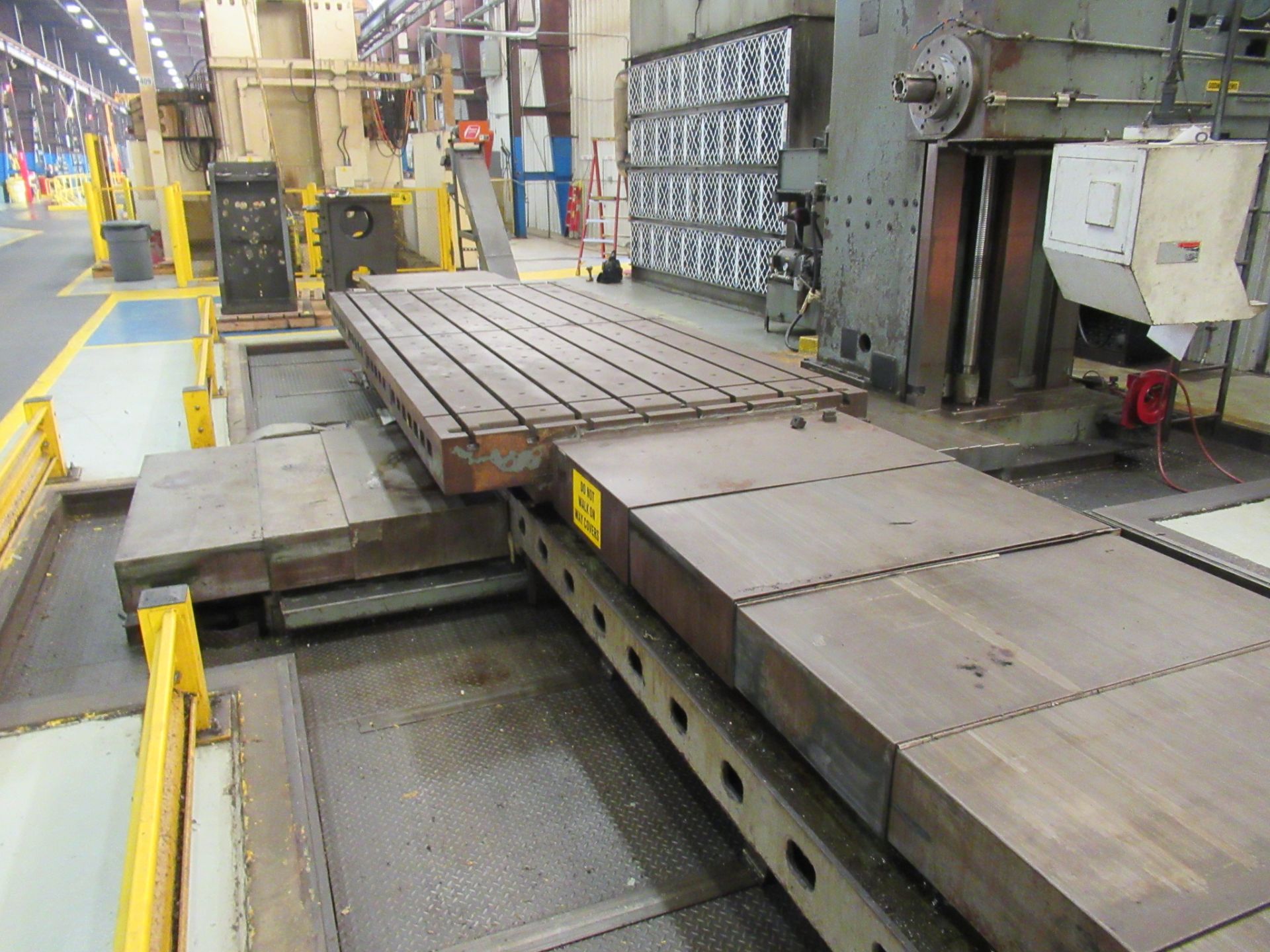 CNC HORIZONTAL BORING MILL, 6" GIDDINGS & LEWIS MDL. H60-T, 60" x 120" plain table, 168" X, 156" Y- - Image 2 of 12