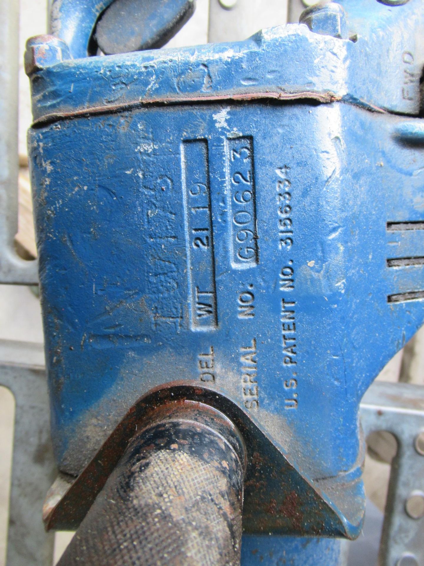 LOT CONSISTING OF (2) PNEUMATIC IMPACT WRENCHES, CHICAGO PNEUMATIC, w/pneu. jack; (2) PNEUMATIC - Image 6 of 10