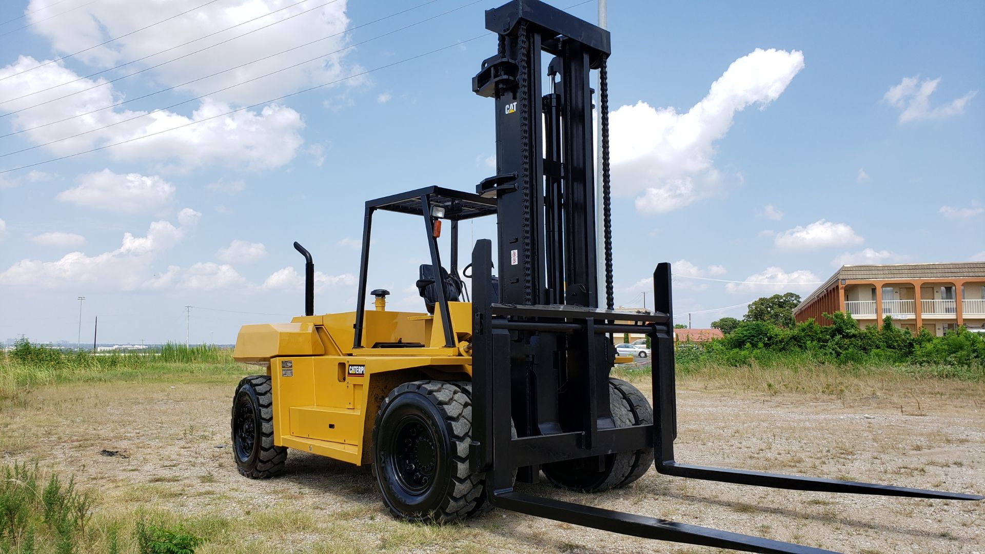 FORKLIFT, CATERPILLAR 33,000 LB. CAP. MDL. DP150, new 2005, Mitsubishi 6 cyl. diesel engine, 8' - Image 5 of 13