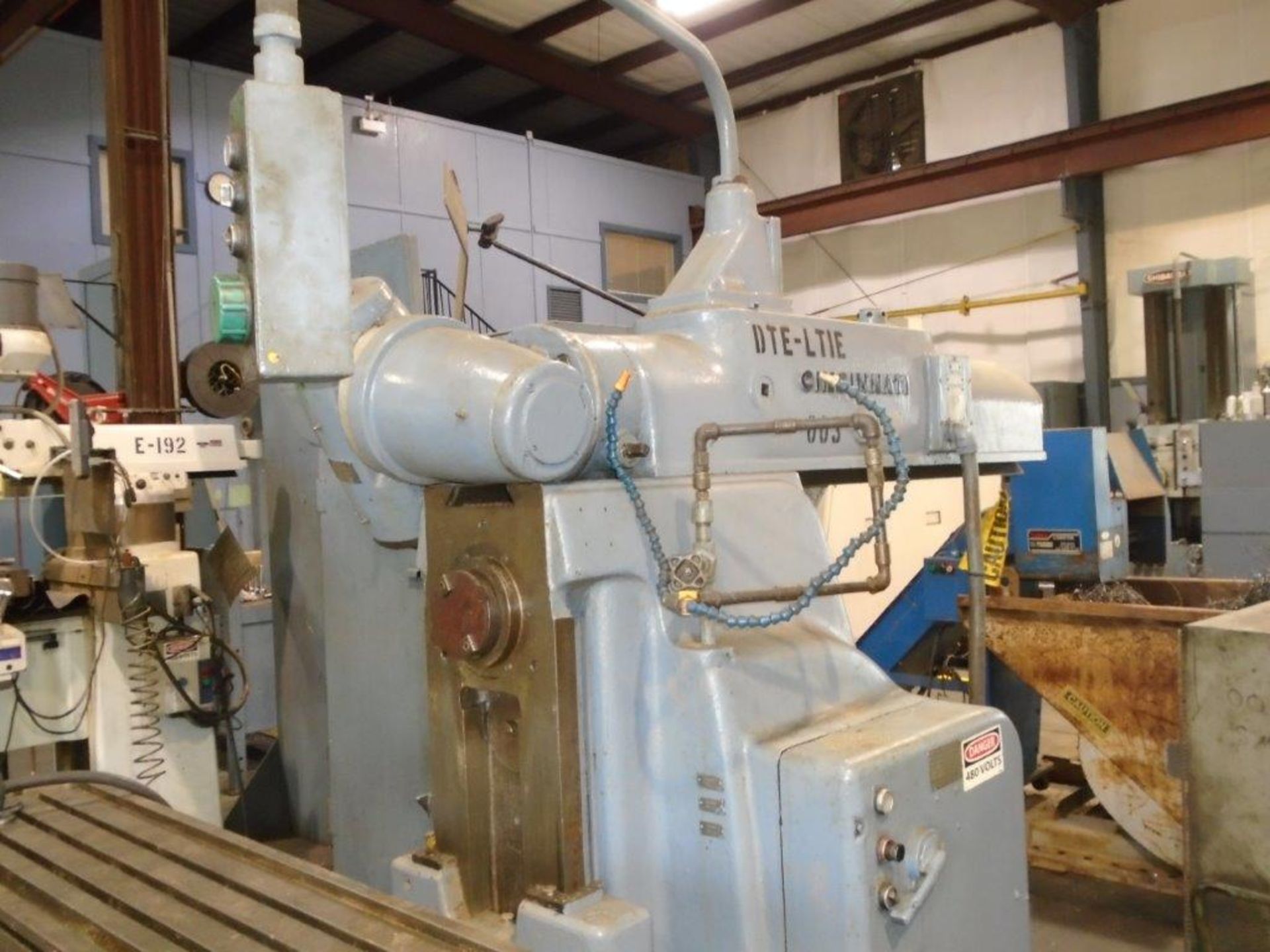 PLAIN HORIZONTAL MILLING MACHINE, CINCINNATI MDL. 650-20 DUAL POWER, independent dbl. swivel pwr. - Image 10 of 11