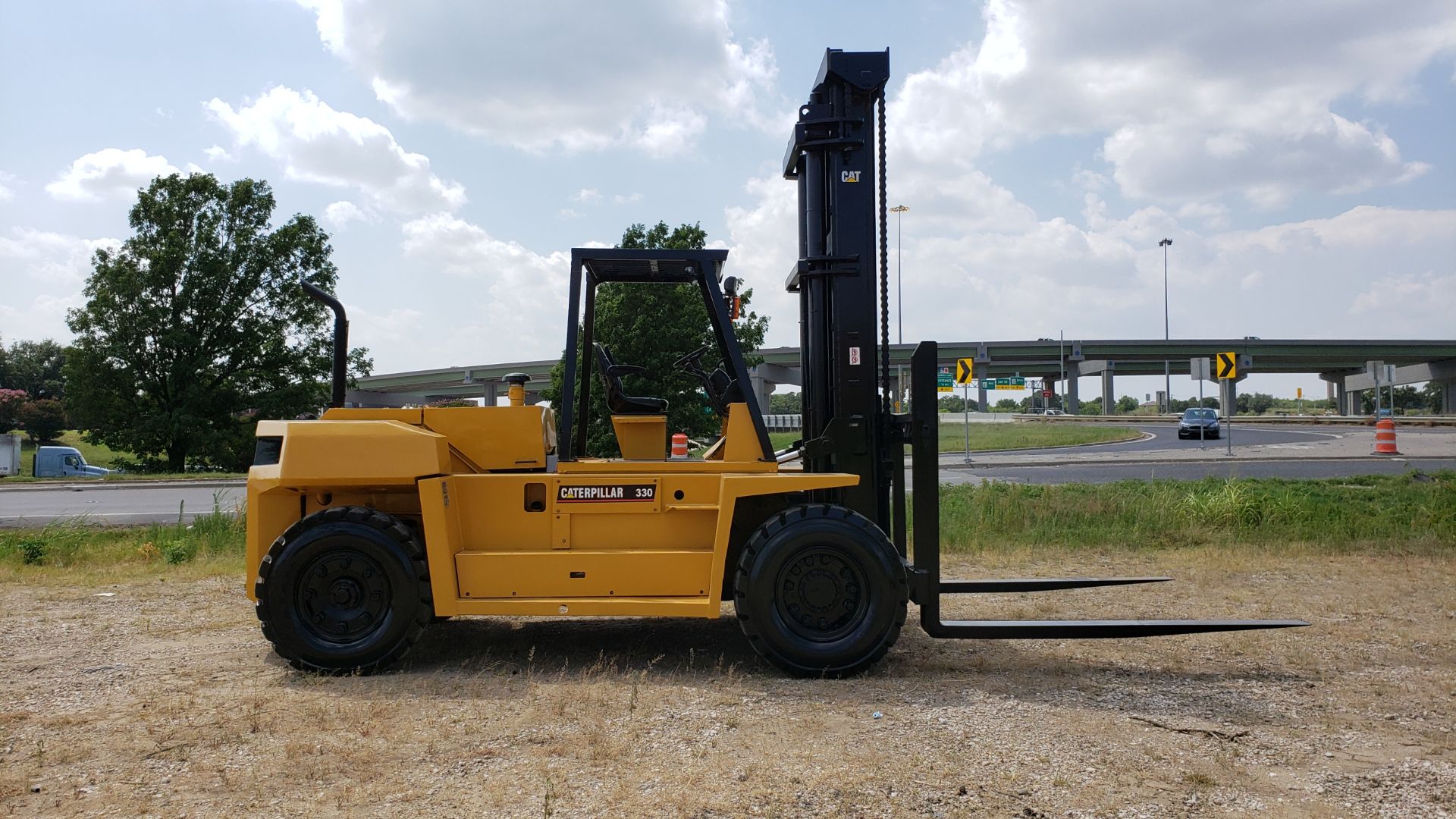 FORKLIFT, CATERPILLAR 33,000 LB. CAP. MDL. DP150, new 2005, Mitsubishi 6 cyl. diesel engine, 8' - Image 6 of 13
