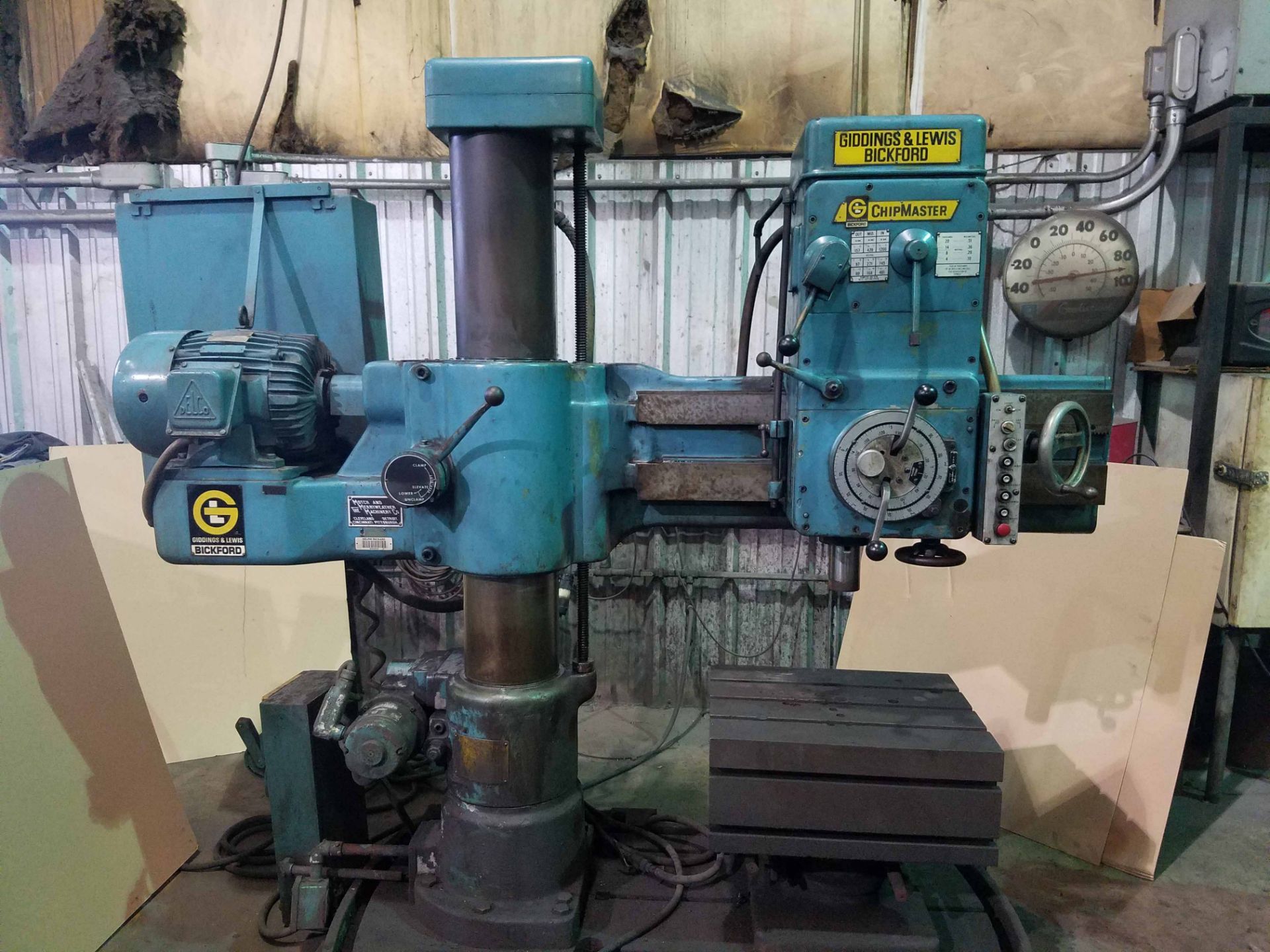 RADIAL ARM DRILL, 3' X 9" GIDDINGS & LEWIS BICKFORD, Chipmaster, S/N 951-00565-74. (Location BB:
