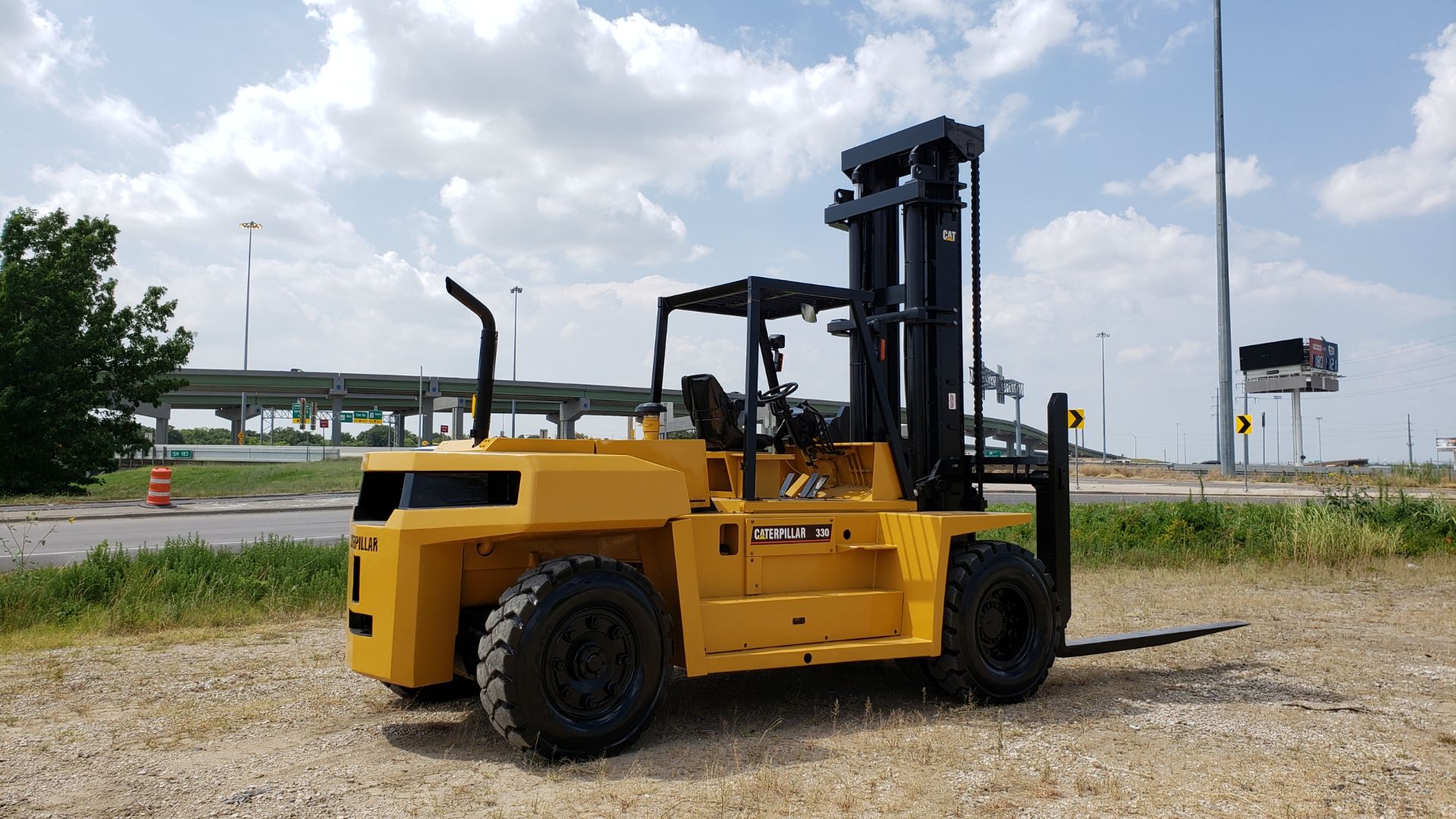 FORKLIFT, CATERPILLAR 33,000 LB. CAP. MDL. DP150, new 2005, Mitsubishi 6 cyl. diesel engine, 8' - Image 7 of 13