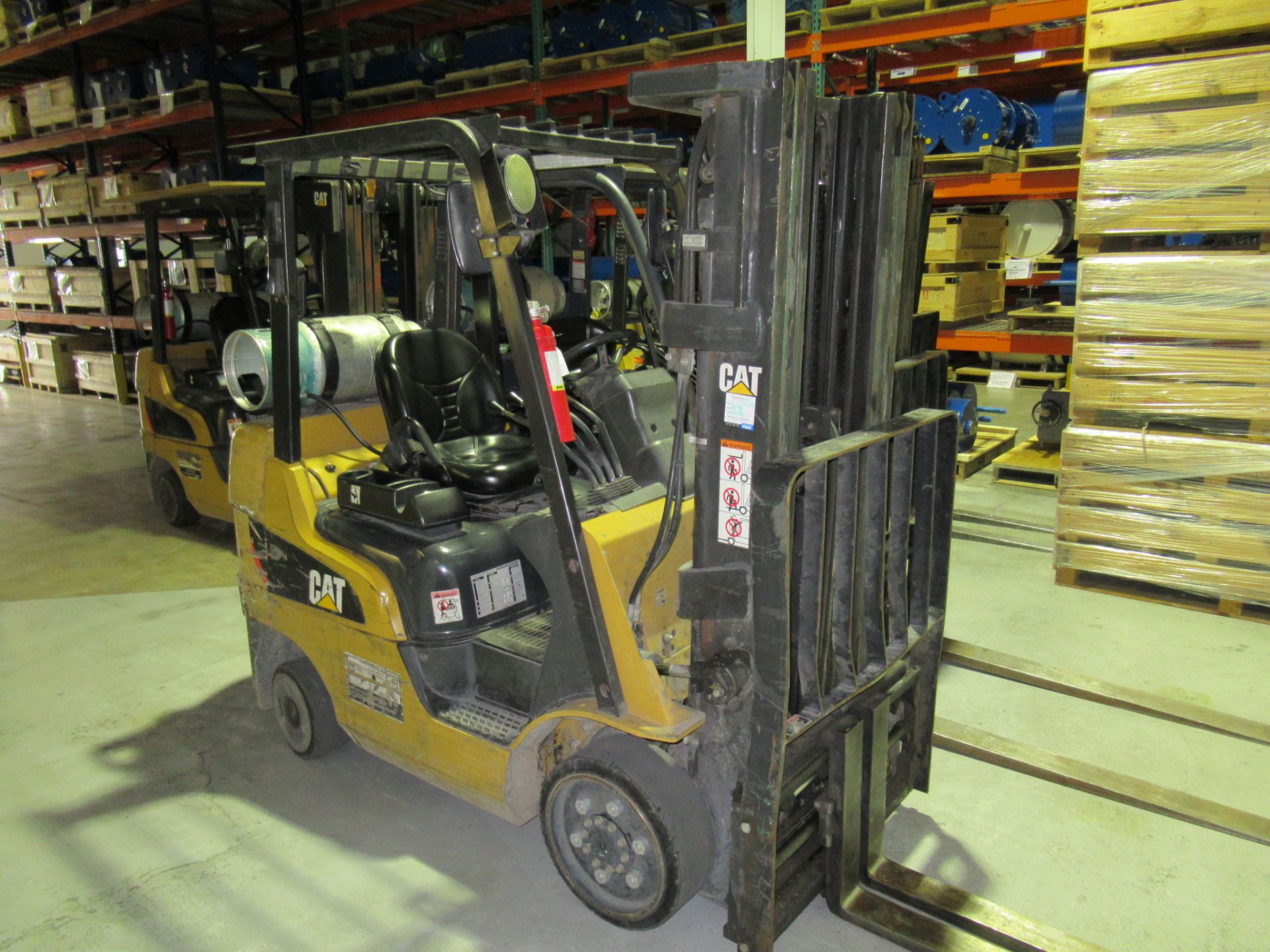 FORKLIFT, CATERPILLAR 5,000 LB. CAP MDL. 2C5000, new 2012, LP pwrd., rated at 2,850 lbs. @ 24" load,