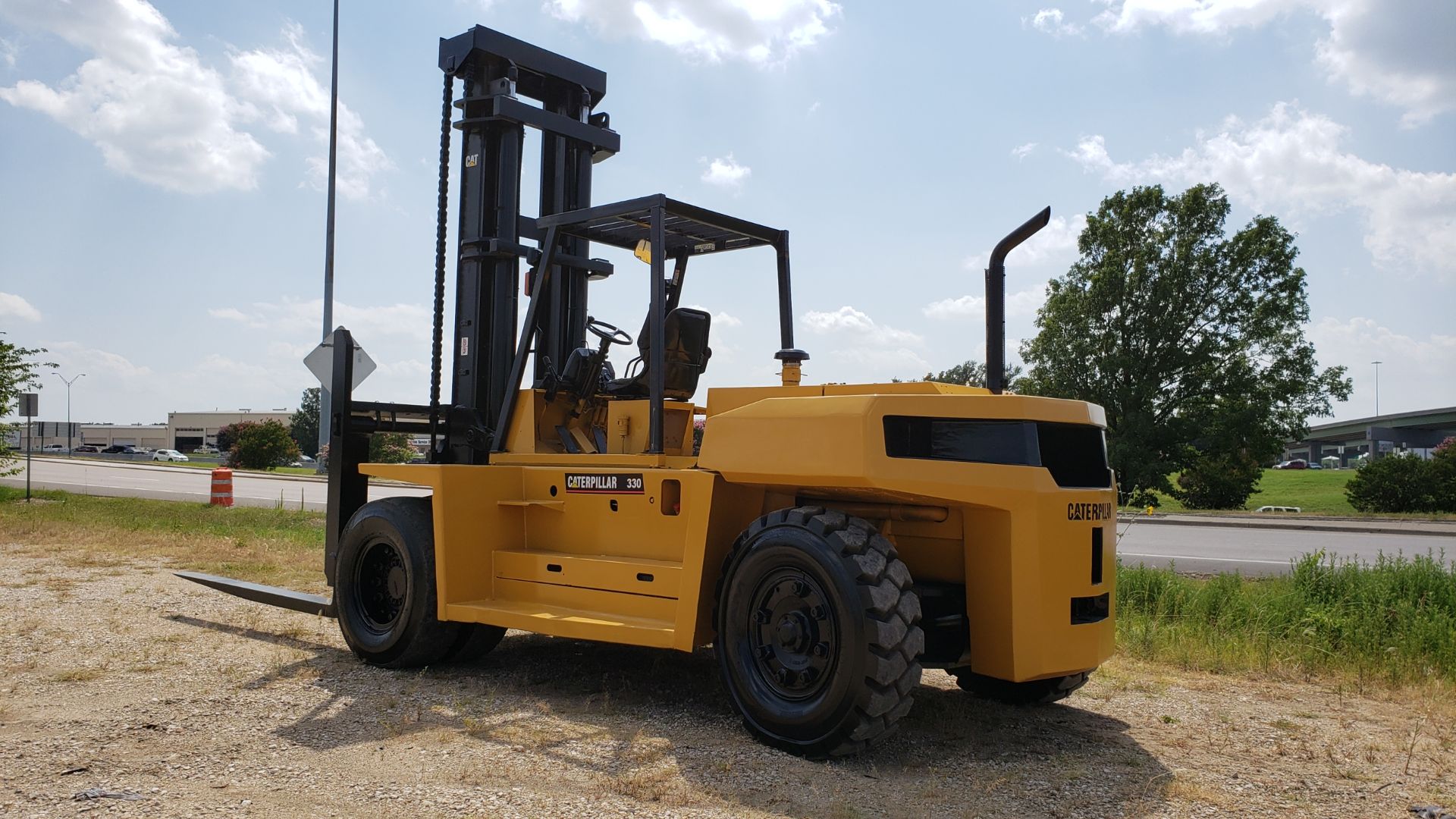 FORKLIFT, CATERPILLAR 33,000 LB. CAP. MDL. DP150, new 2005, Mitsubishi 6 cyl. diesel engine, 8' - Image 3 of 13