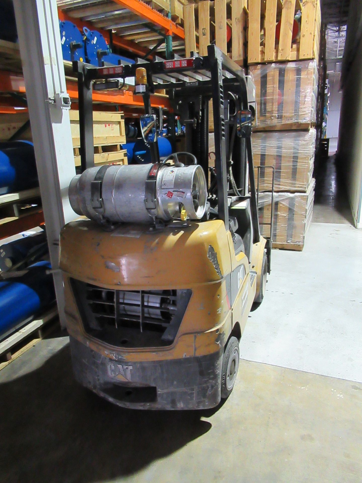 FORKLIFT, CATERPILLAR 5,000 LB. CAP MDL. 2C5000, new 2012, LP pwrd., rated at 2,850 lbs. @ 24" load, - Image 3 of 5