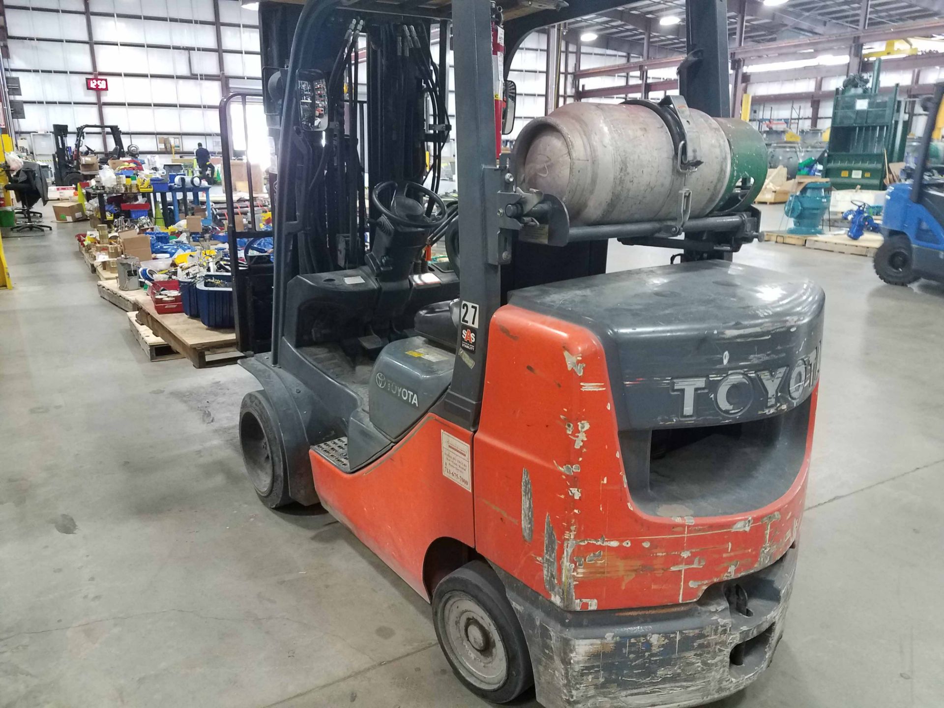 FORKLIFT, TOYOTA 6,500 LB. CAP. MDL. 8FGCU32, new 2012, LP pwrd., rated at 3,900 lbs. @ 24" load