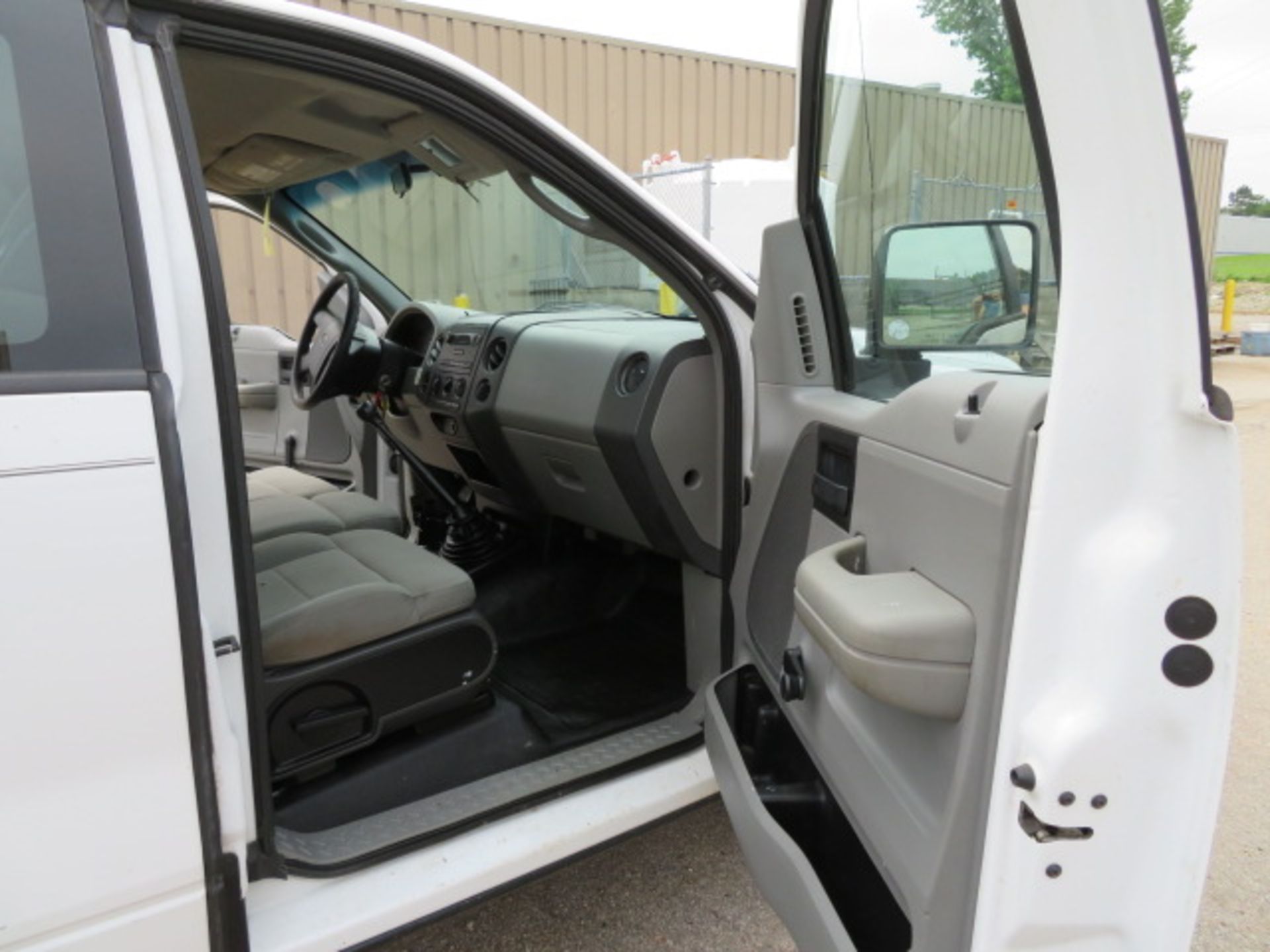 PICKUP TRUCK, 2008 FORD F-150 XL, 5 spd. manual trans., 60/40 bench seat, 6' bed w/Pendaliner bed - Image 6 of 6