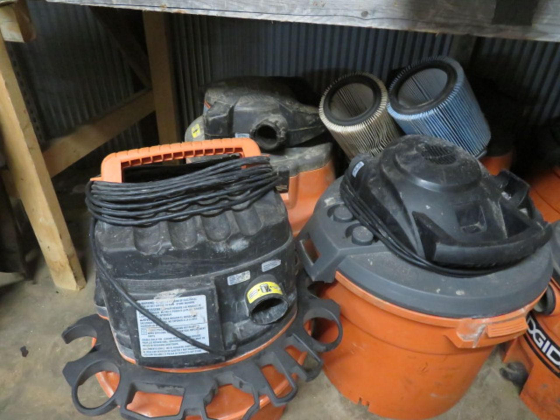 LOT CONSISTING OF: (6) shop vacuums (wet & dry). w/array of Ridgid attachments