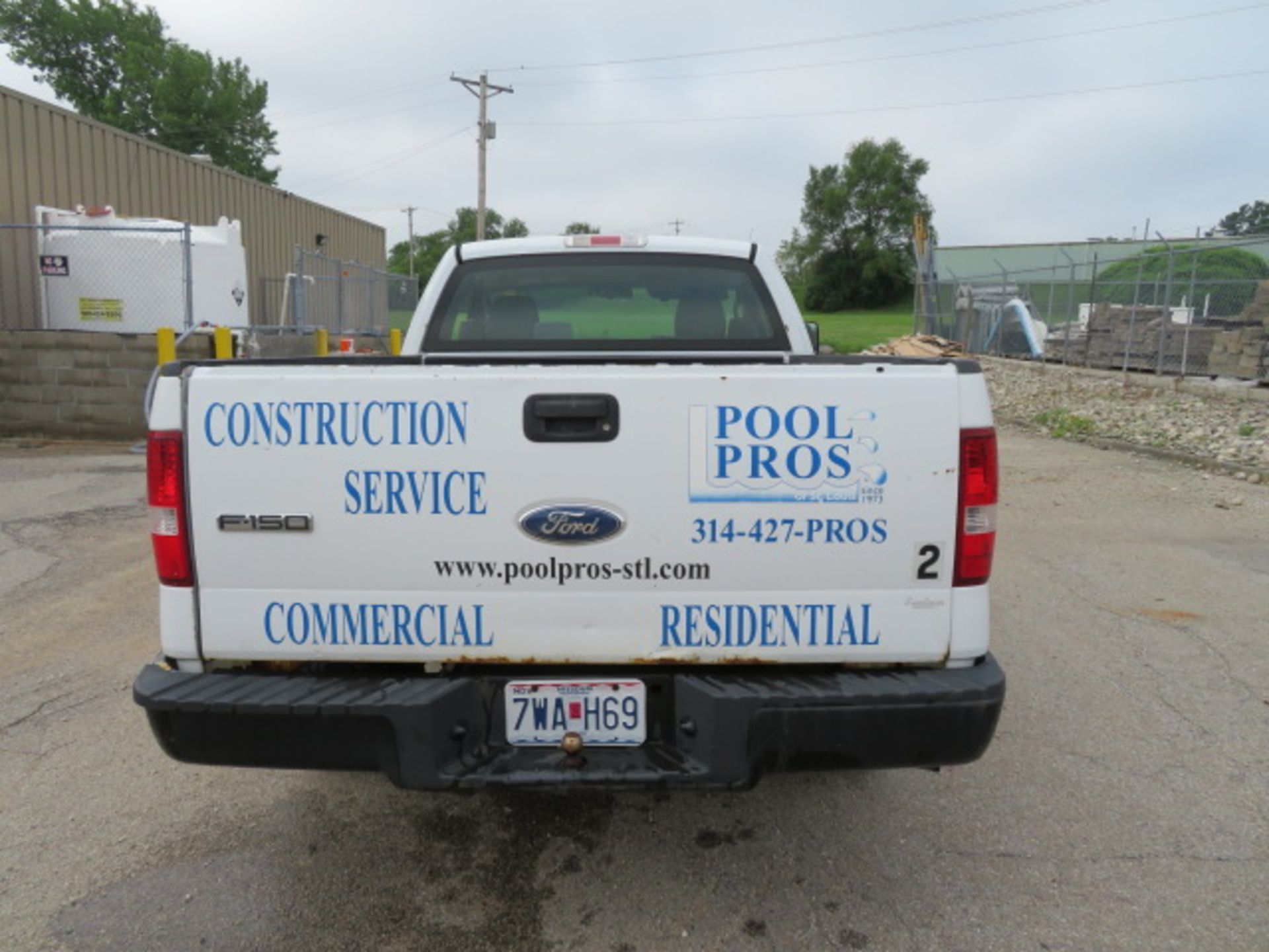 PICKUP TRUCK, 2008 FORD F-150 XL, 5 spd. manual trans., 60/40 bench seat, 6' bed w/Pendaliner bed - Image 4 of 6