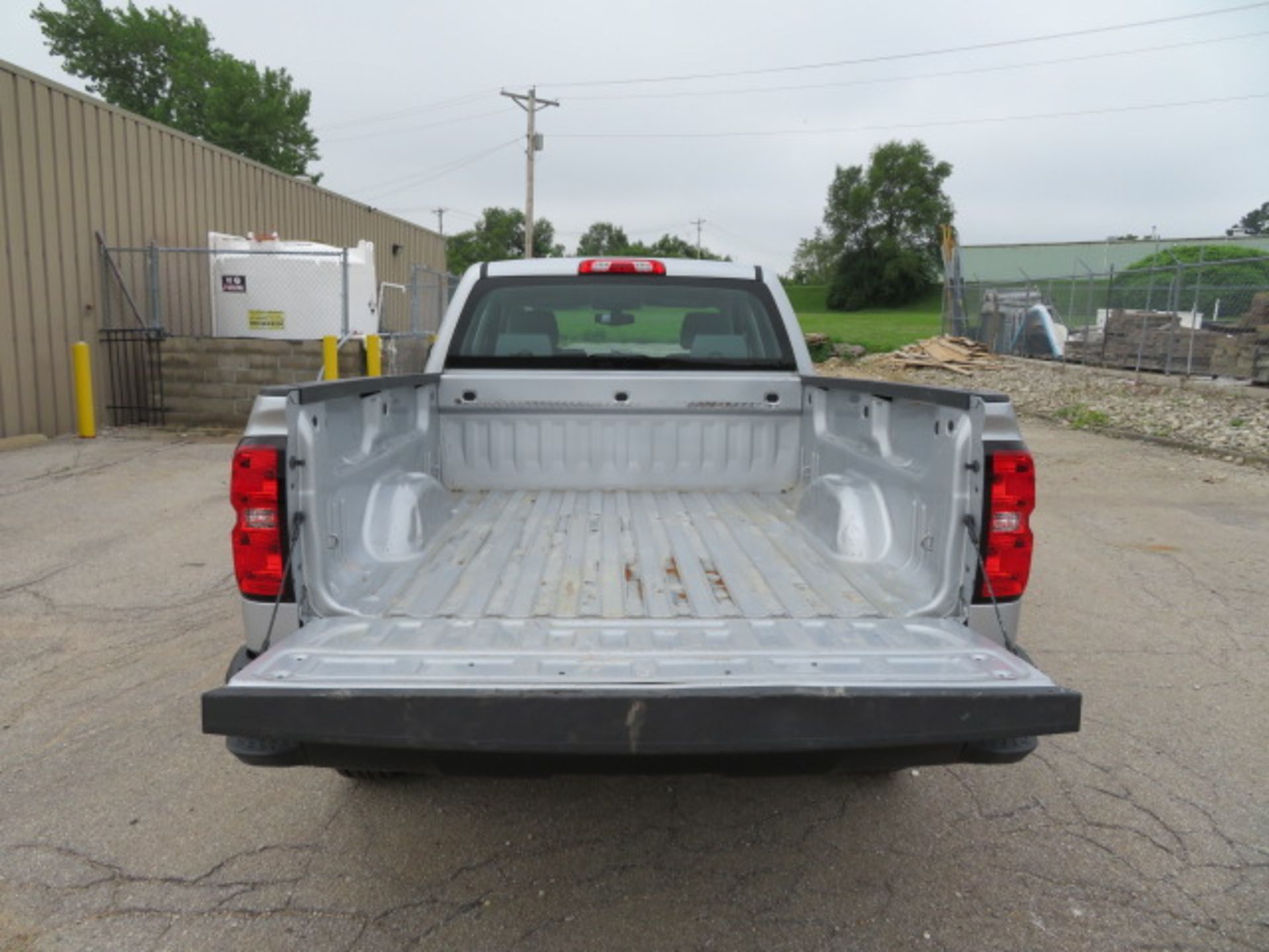 PICKUP TRUCK, 2017 CHEVROLET SILVERADO KING CAB, Odo: 49,990 miles, auto. trans., Vortec gas engine, - Image 5 of 7