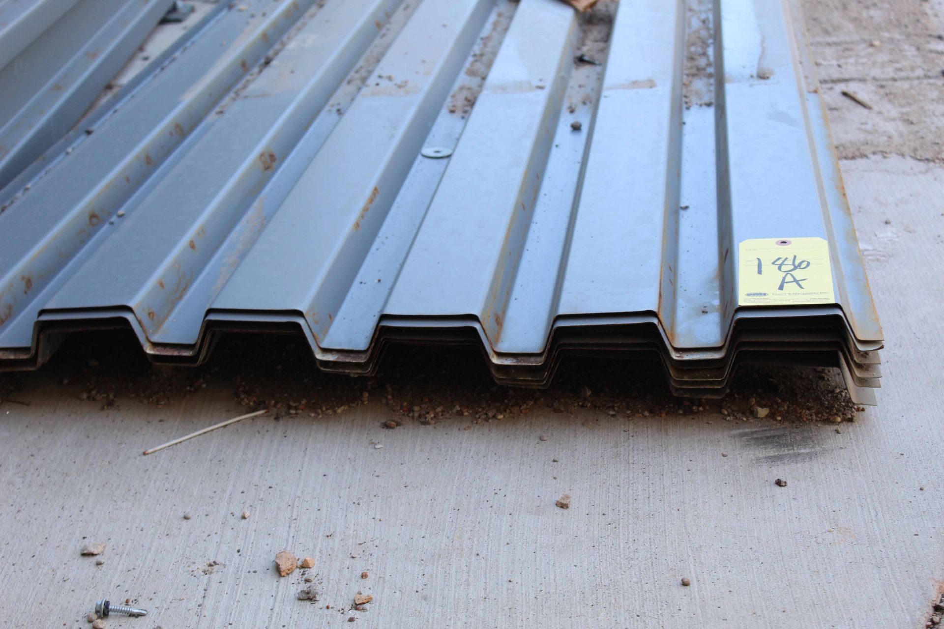 LOT OF CORRUGATED SHEETMETAL SIDING, 4' x 20" - Image 2 of 3