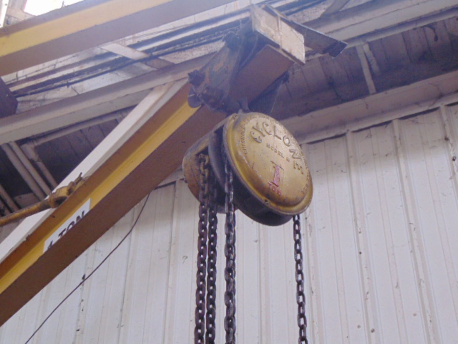 POLE MOUNTED JIB CRANE, 1 T. cap., Cyclone 1 T. chain fall - Image 2 of 2