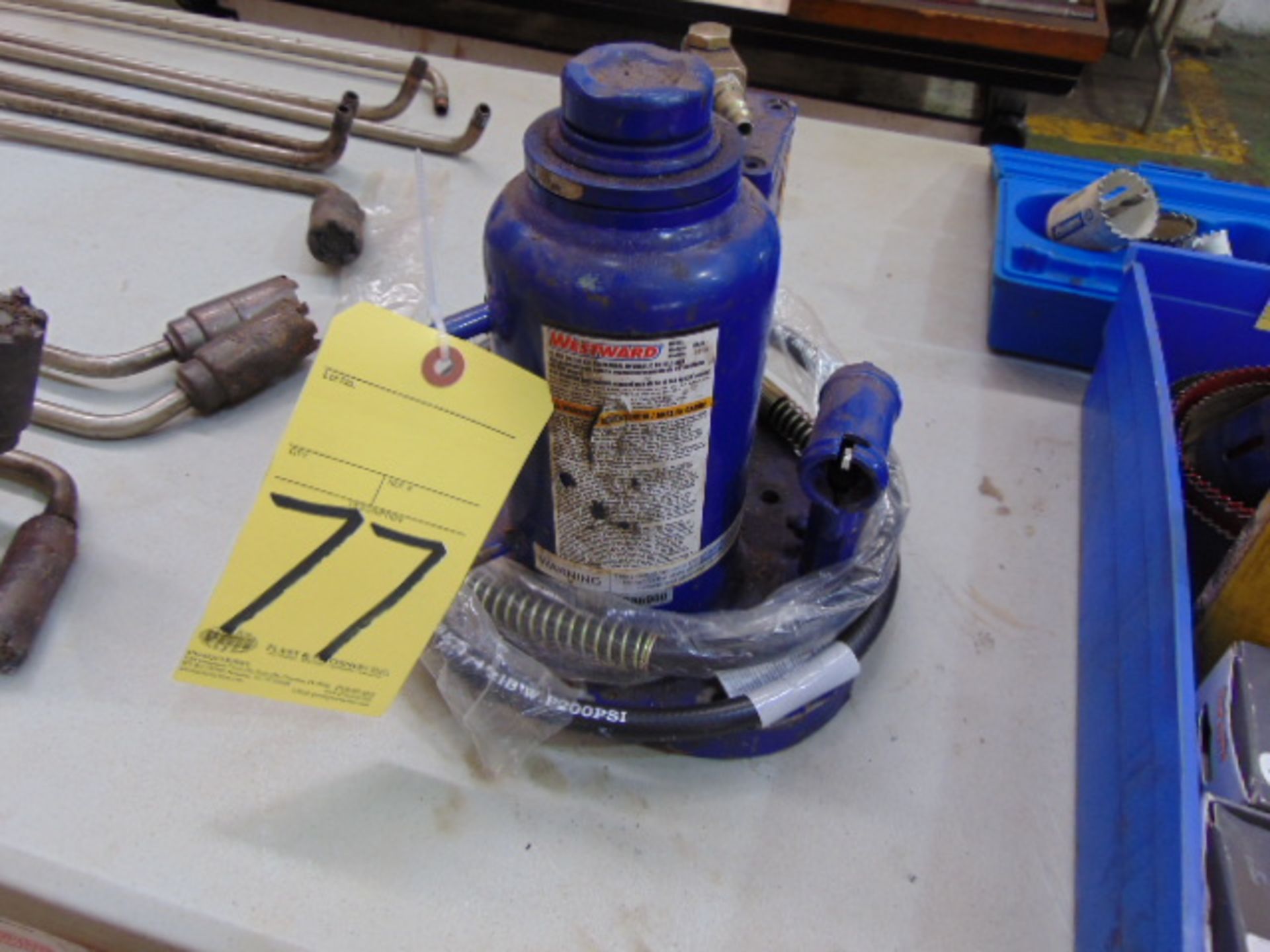 AIR HYDRAULIC JACK, WESTWARD 20 T. CAP.