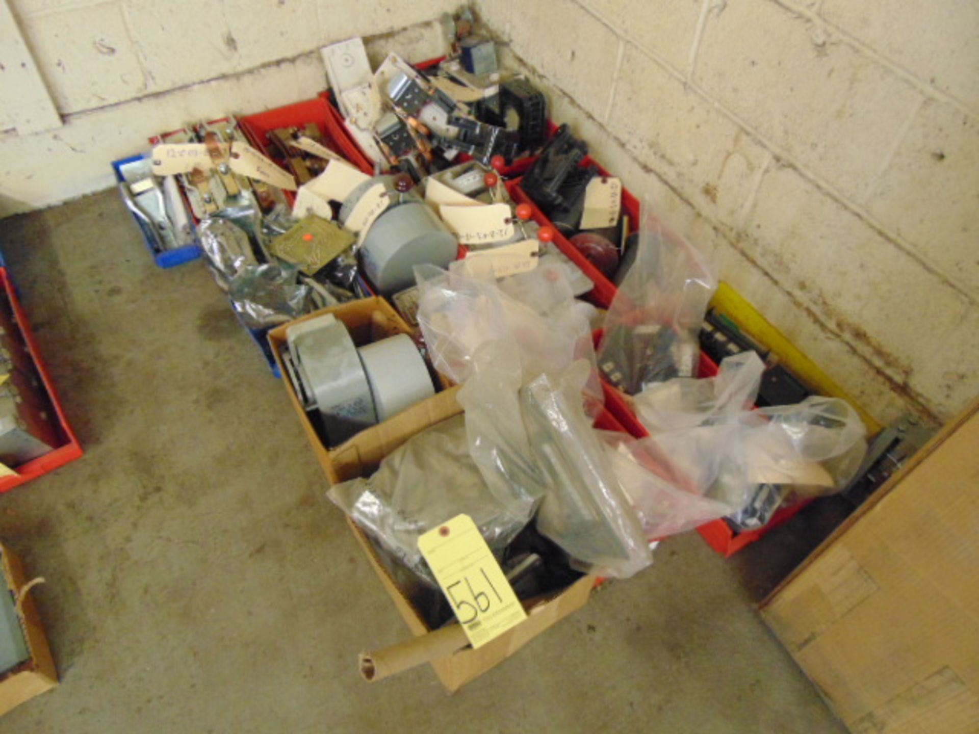 LOT OF CRANE PARTS