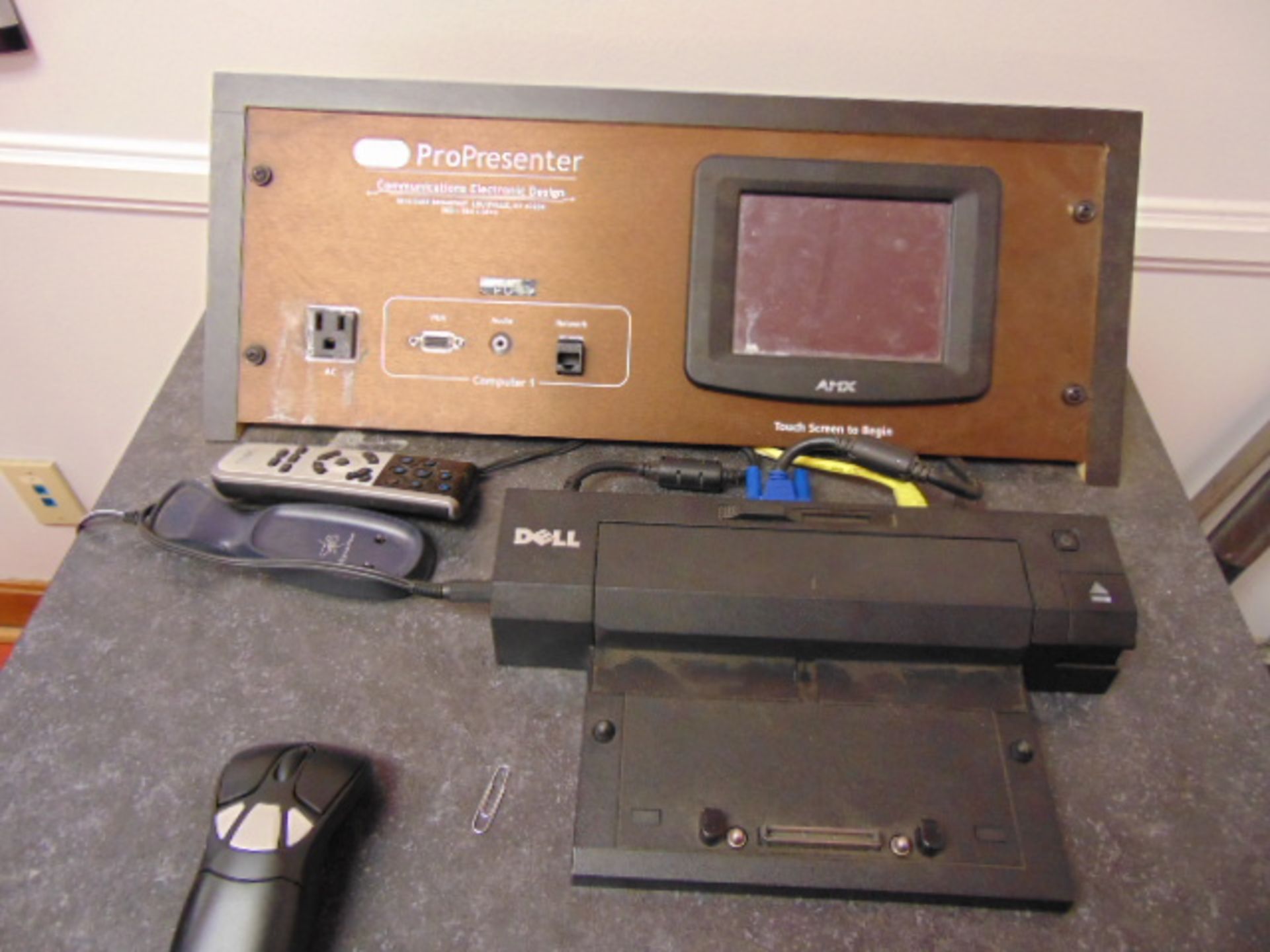 LOT OF COMMUNICATION CENTER: Propresenter podium, NEC overhead projector - Image 3 of 5