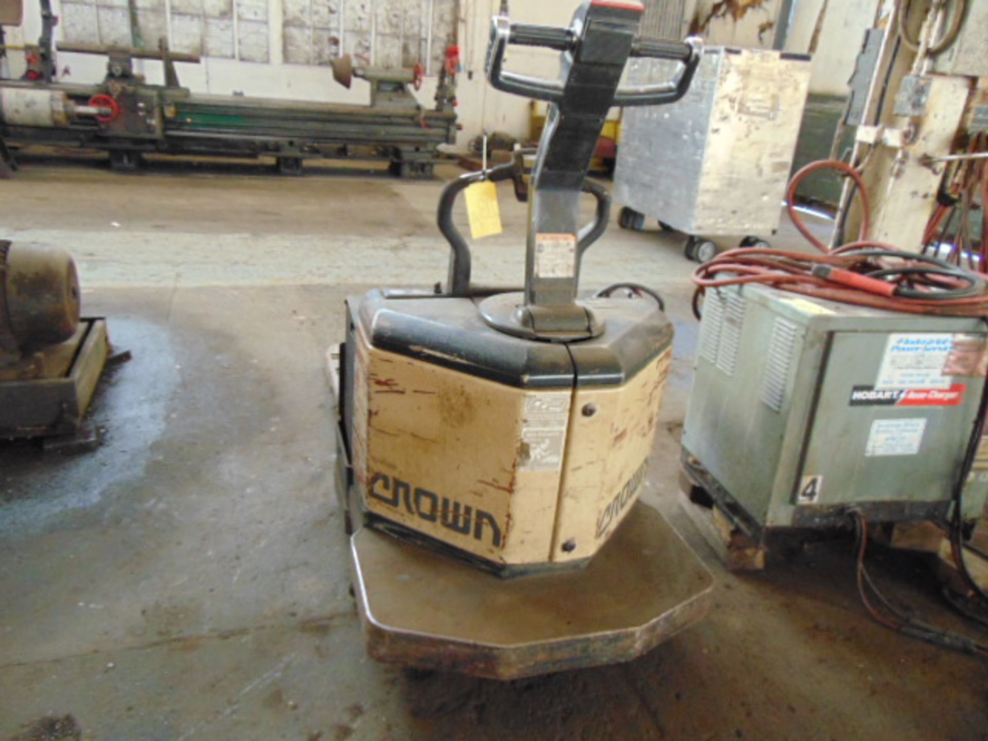 ELECTRIC PALLET JACK, CROWN 24 VOLT, S/N PE3540-60 - Image 2 of 5