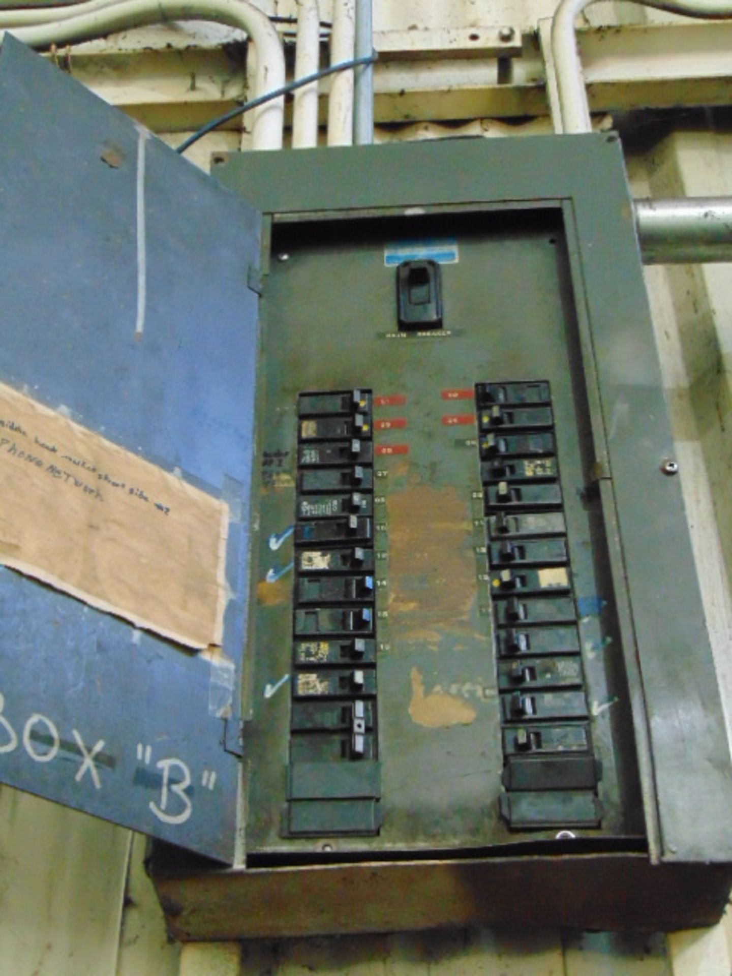 LOT CONSISTING OF: transformer & switch box (delayed removal) - Image 4 of 4