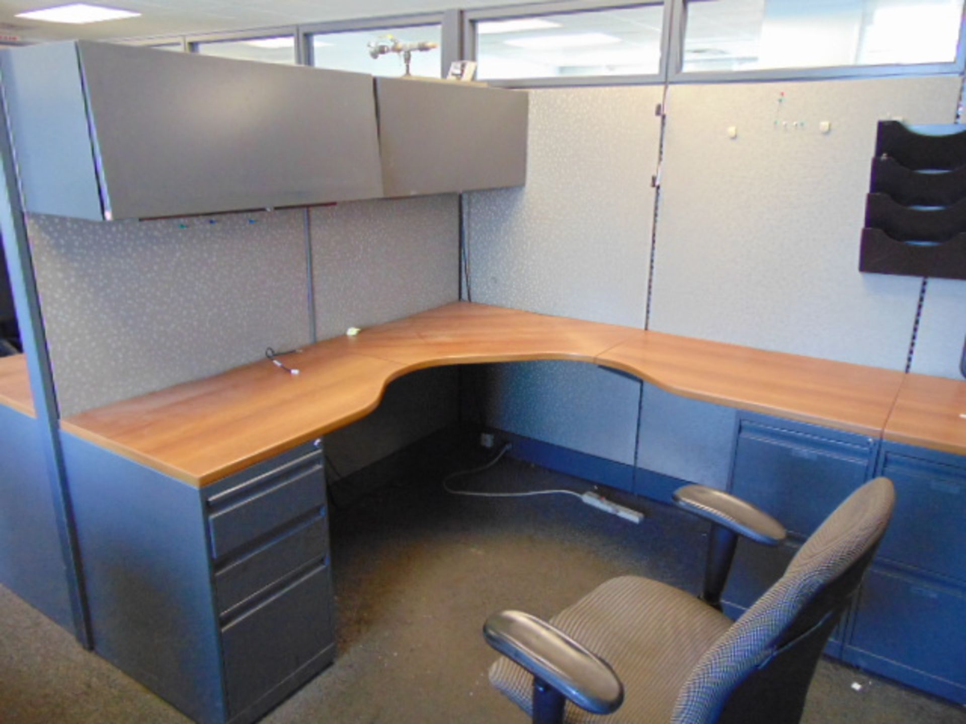 LOT OF OFFICE CUBICLES - Image 2 of 12