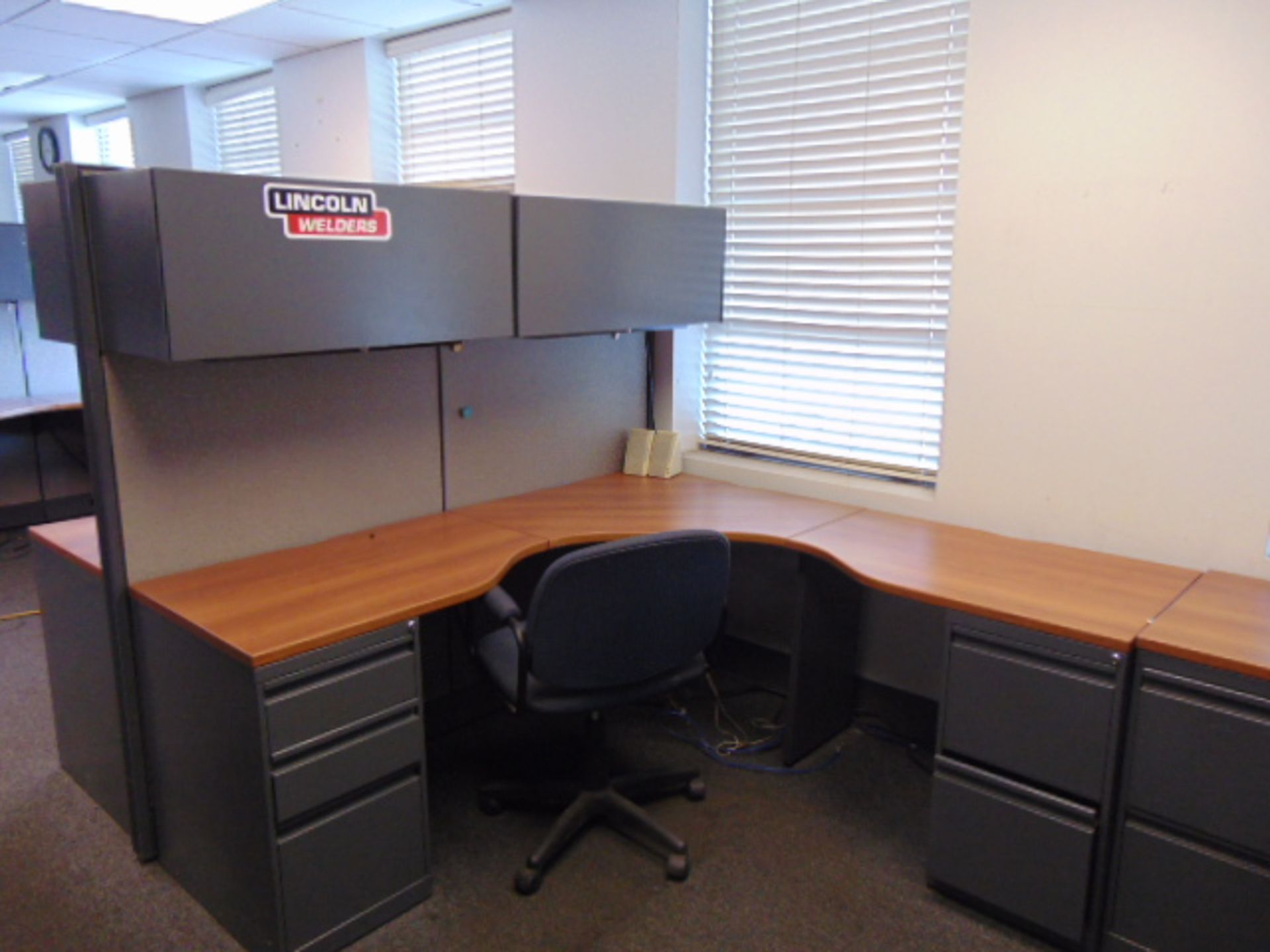 LOT OF OFFICE CUBICLES - Image 10 of 12