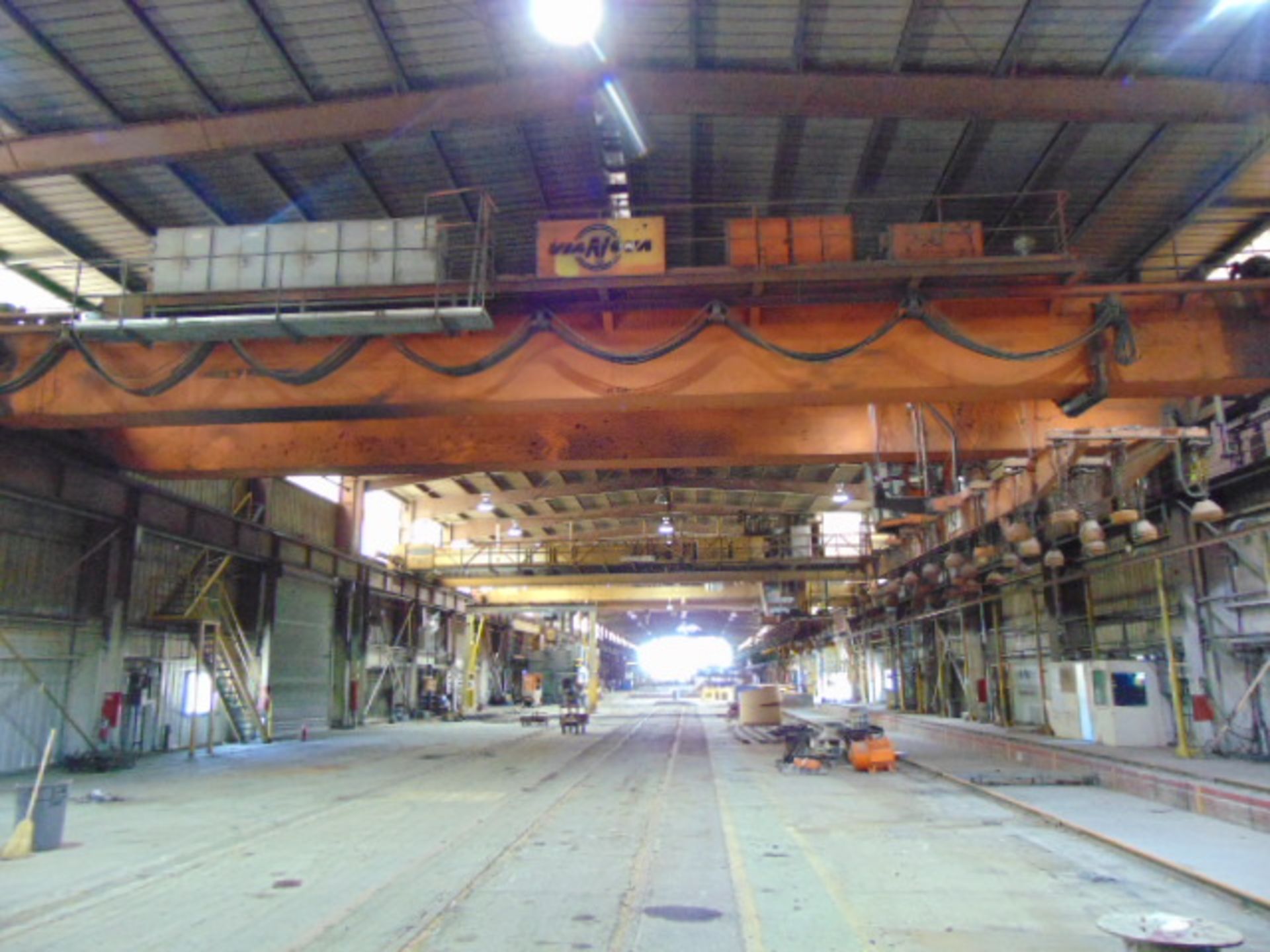 MAGNETIC PLATE CRANE, VIA-NOVA 10 T. X 73’ SPAN, top running, dbl. box girder, construction, cab - Image 6 of 6