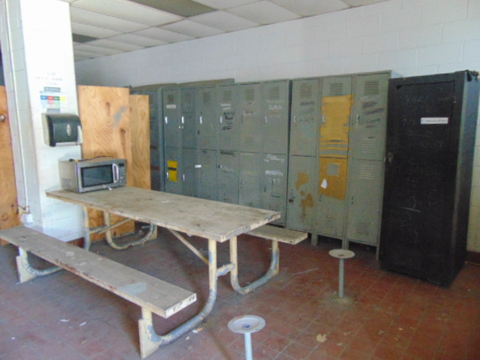 LOT CONSISTING OF: (2) aluminum picnic tables, lockers, & cabinets (in one room) - Image 2 of 3