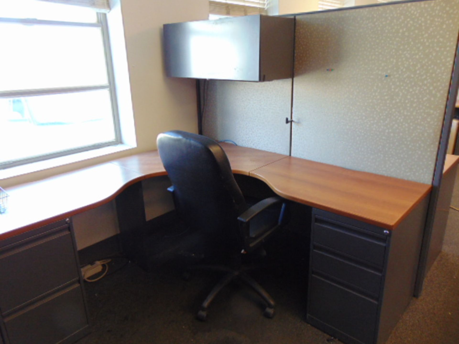 LOT OF OFFICE CUBICLES - Image 4 of 12