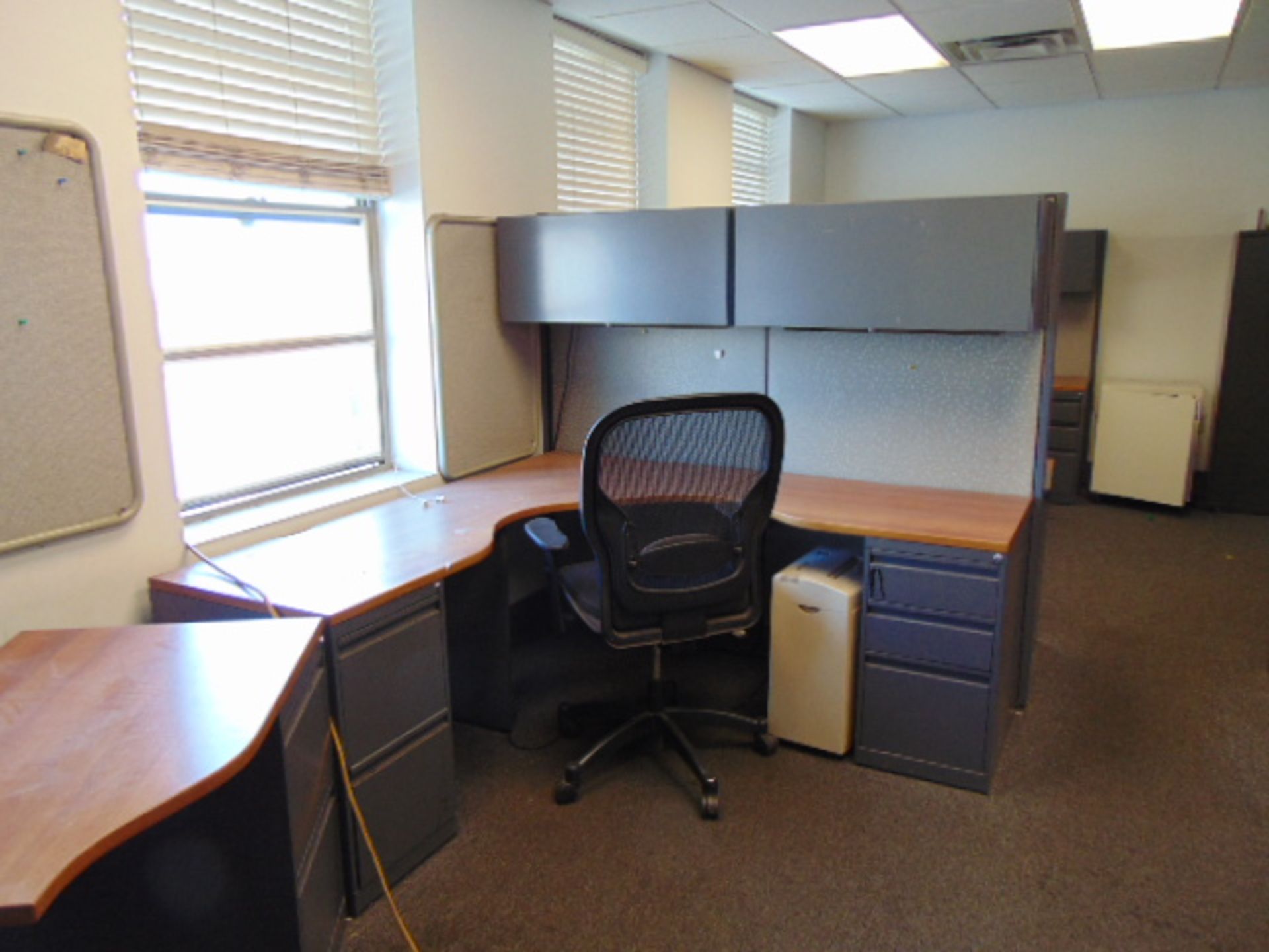 LOT OF OFFICE CUBICLES - Image 5 of 12