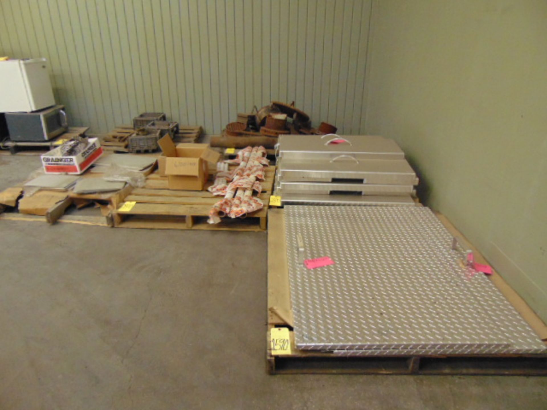 LOT CONSISTING OF: aluminum covers & misc., assorted (on six skids)