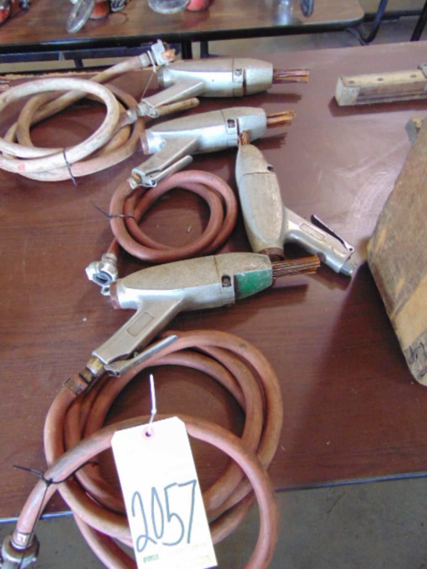 LOT OF PNEUMATIC NEEDLE SCALERS (4)