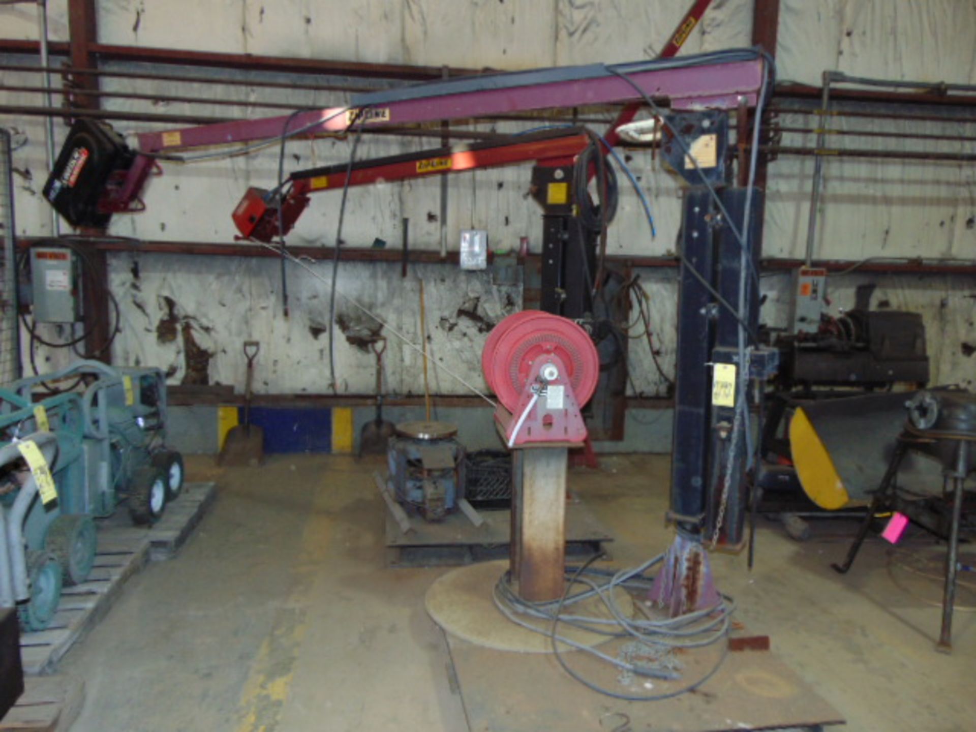 WELDING BOOM, ZIPLINE, w/Lincoln wire feed & platform base