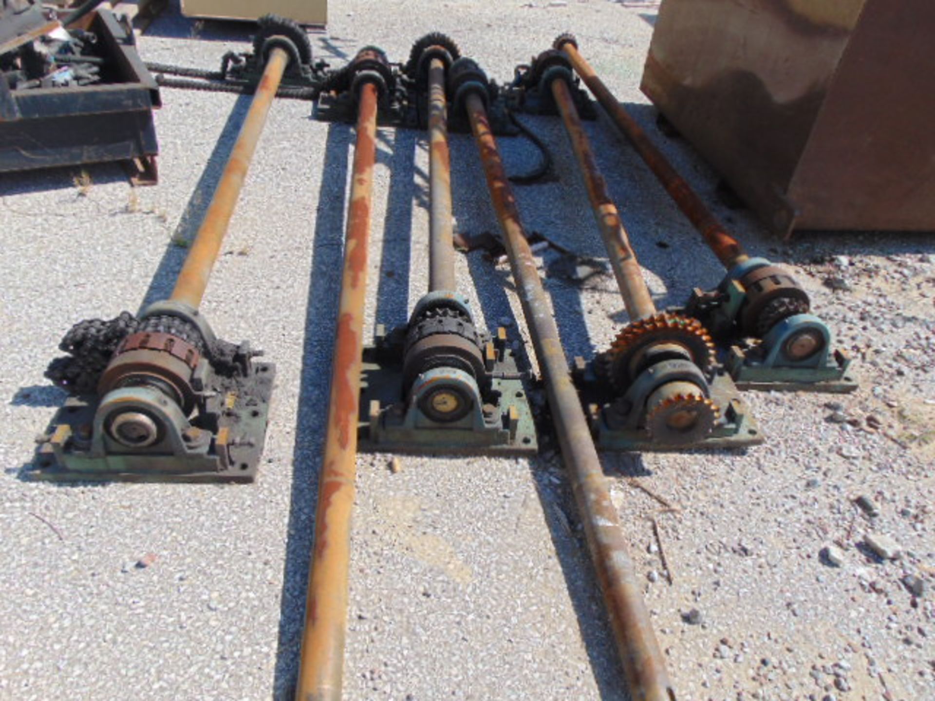 LOT OF GEARED SHAFTS - Image 3 of 3