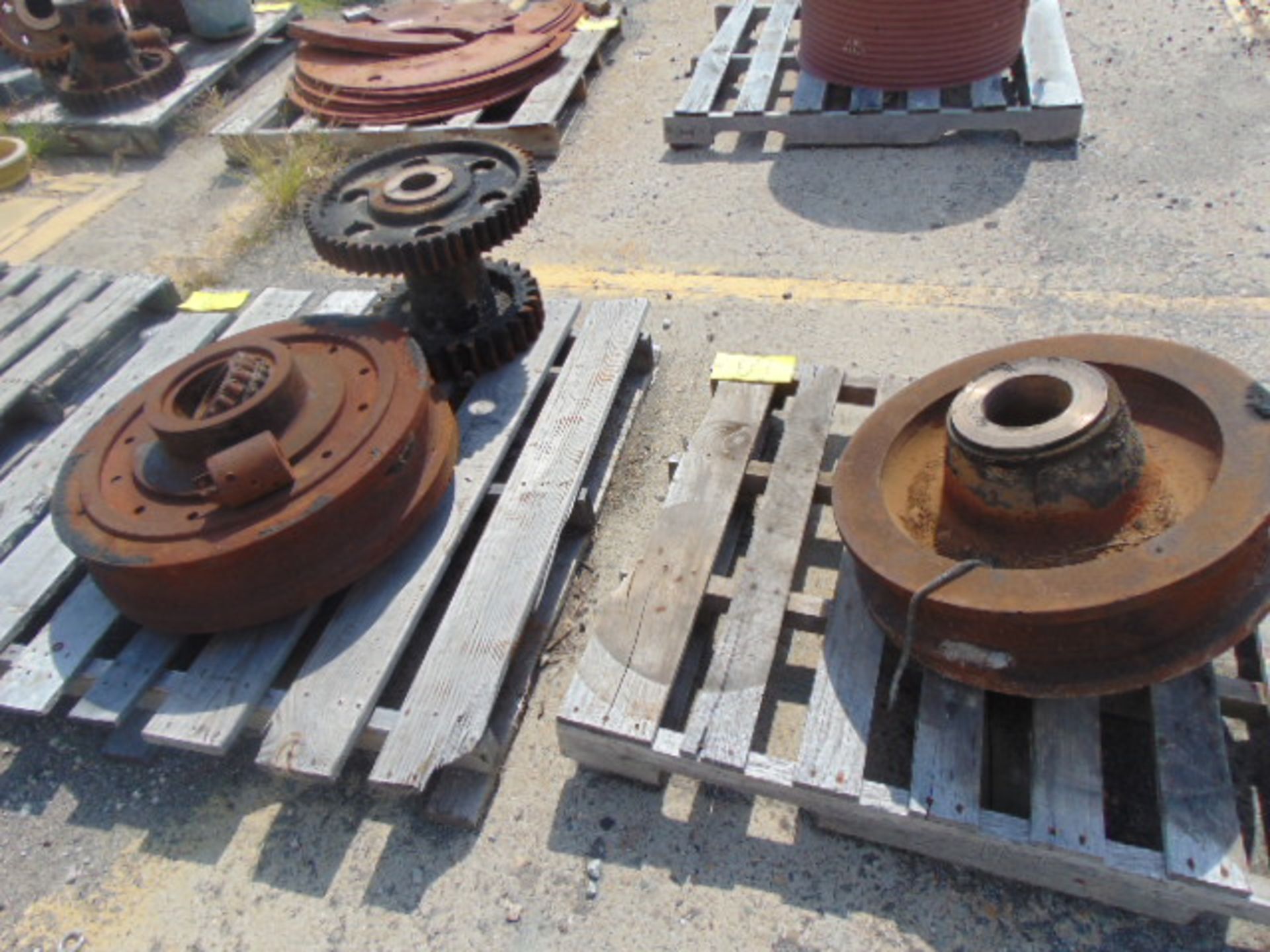 LOT OF CRANE PARTS, assorted (on eleven skids) - Image 3 of 9
