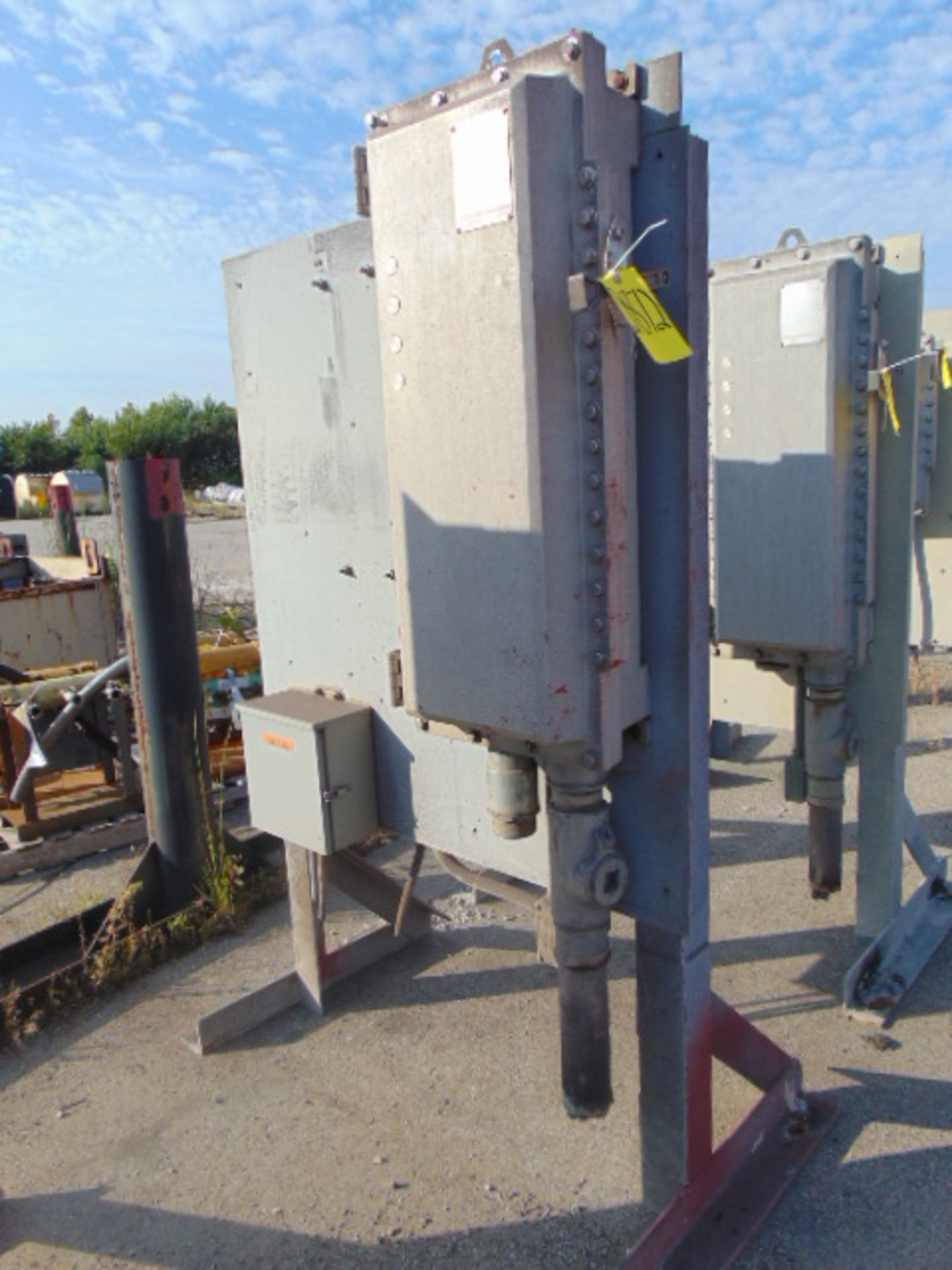 LOT OF (5) EXPLOSION PROOF ELECTRICAL SUB-STATIONS, w/disconnect boxes & assorted stands - Image 4 of 7