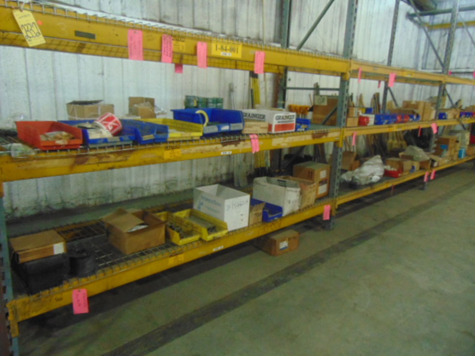 LOT CONSISTING OF: pipe fittings & gaskets, assorted (in three sections pallet racking)