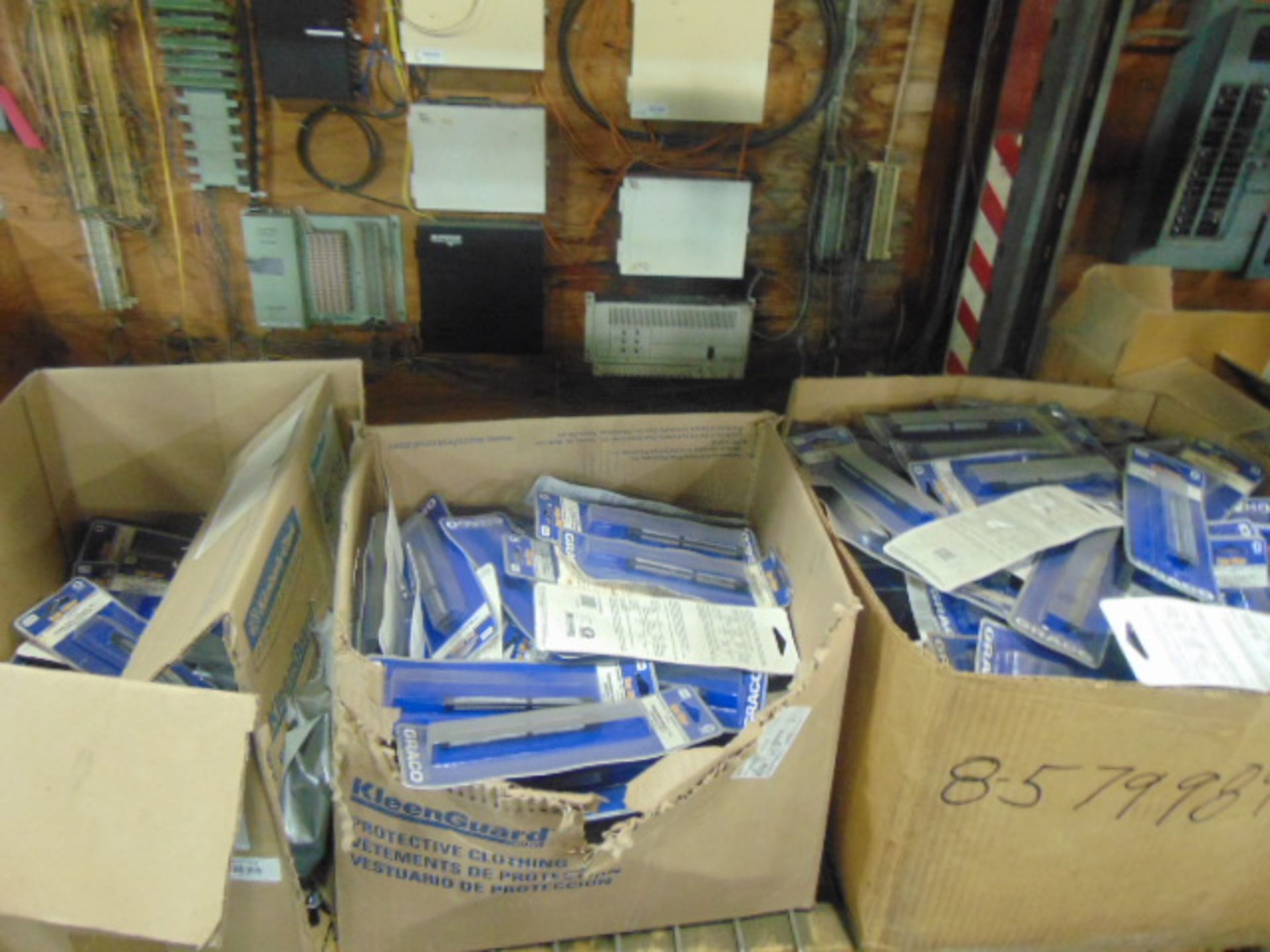 LOT CONSISTING OF: heat shrink tube, air hose & misc., assorted (in one section pallet racking) - Image 5 of 5