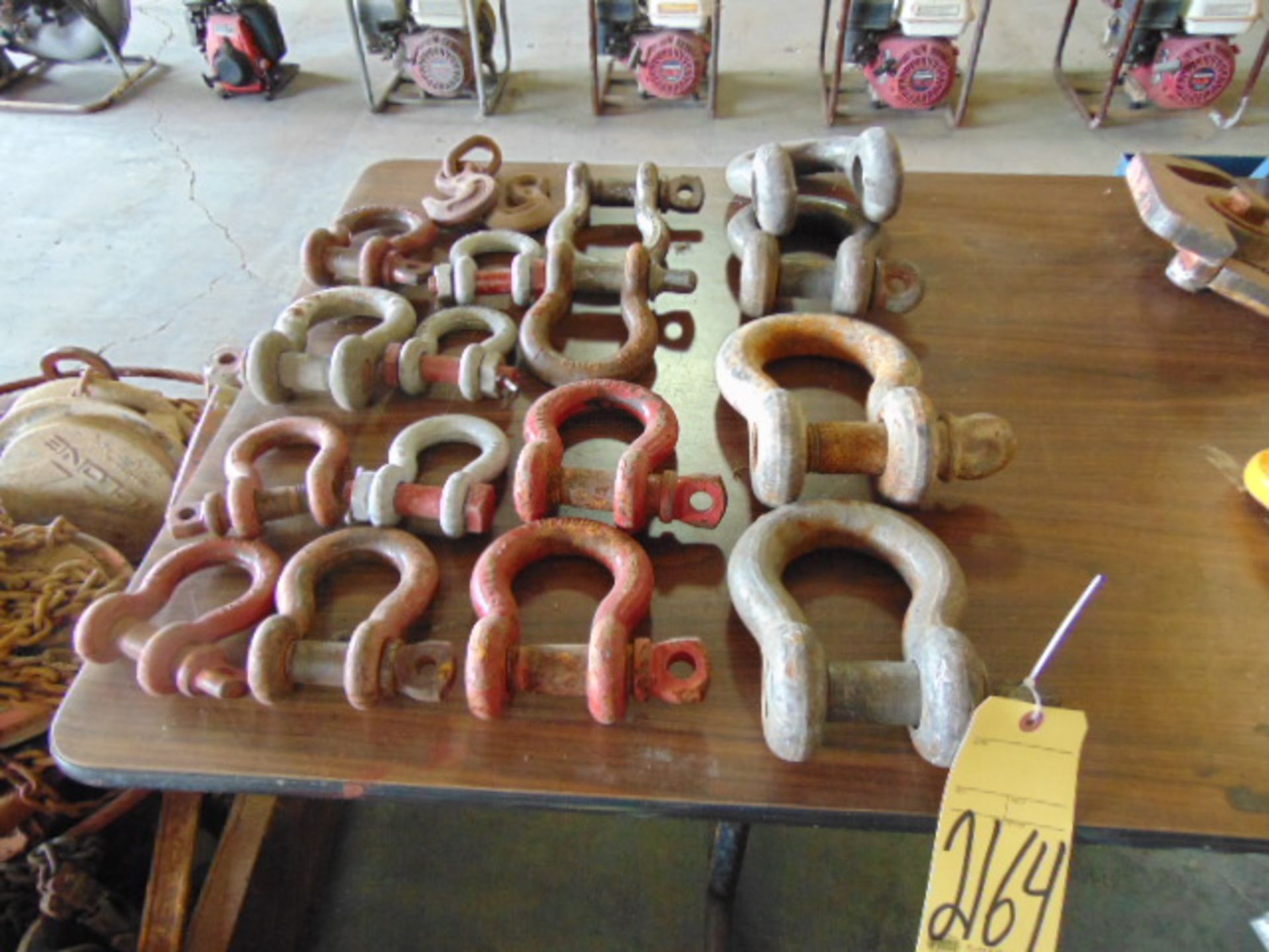 LOT OF SHACKLES, assorted