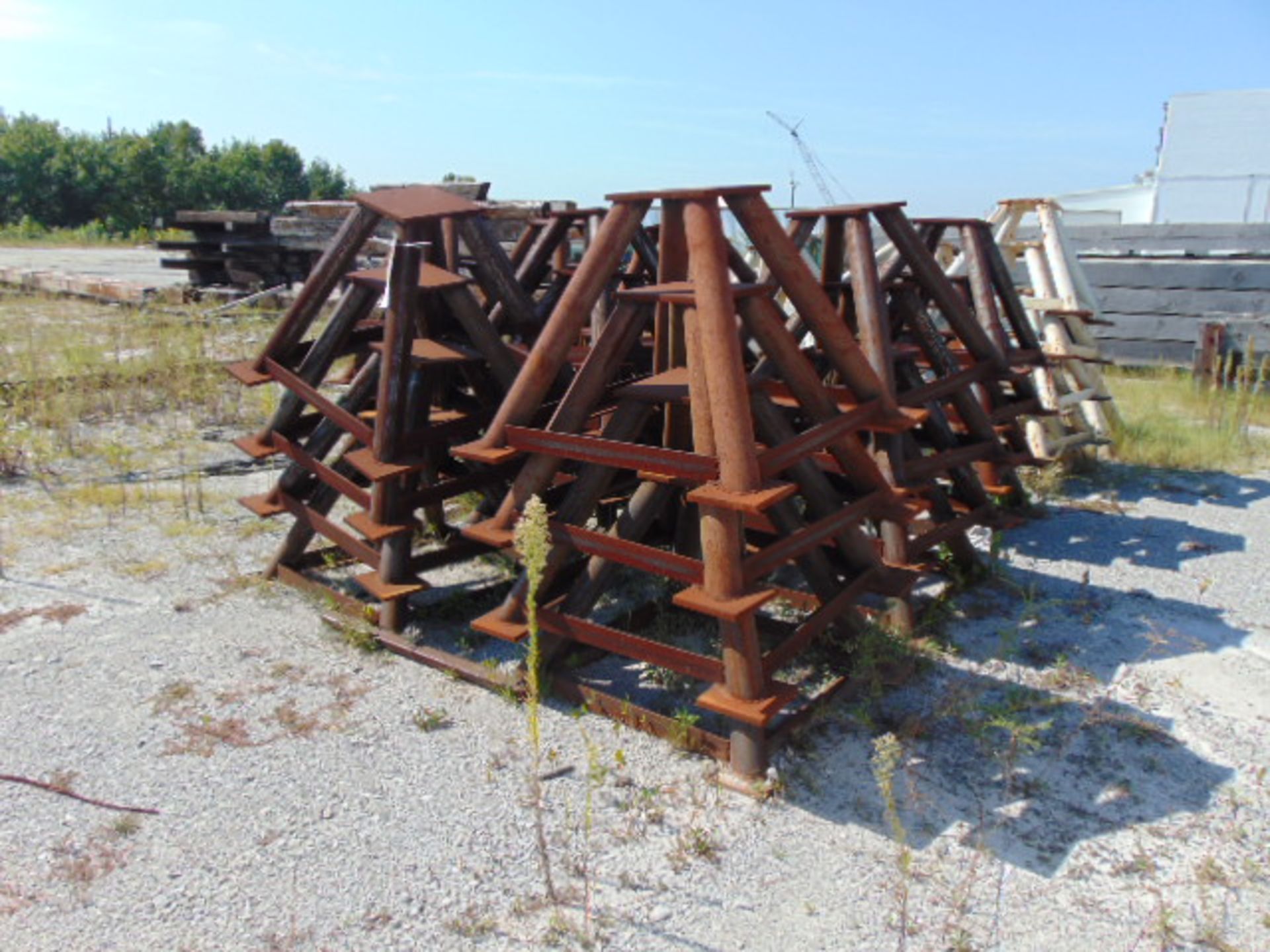 LOT OF TUBULAR CONSTRUCTION HEAVY DUTY PYRAMID STANDS (APPROX. 48)