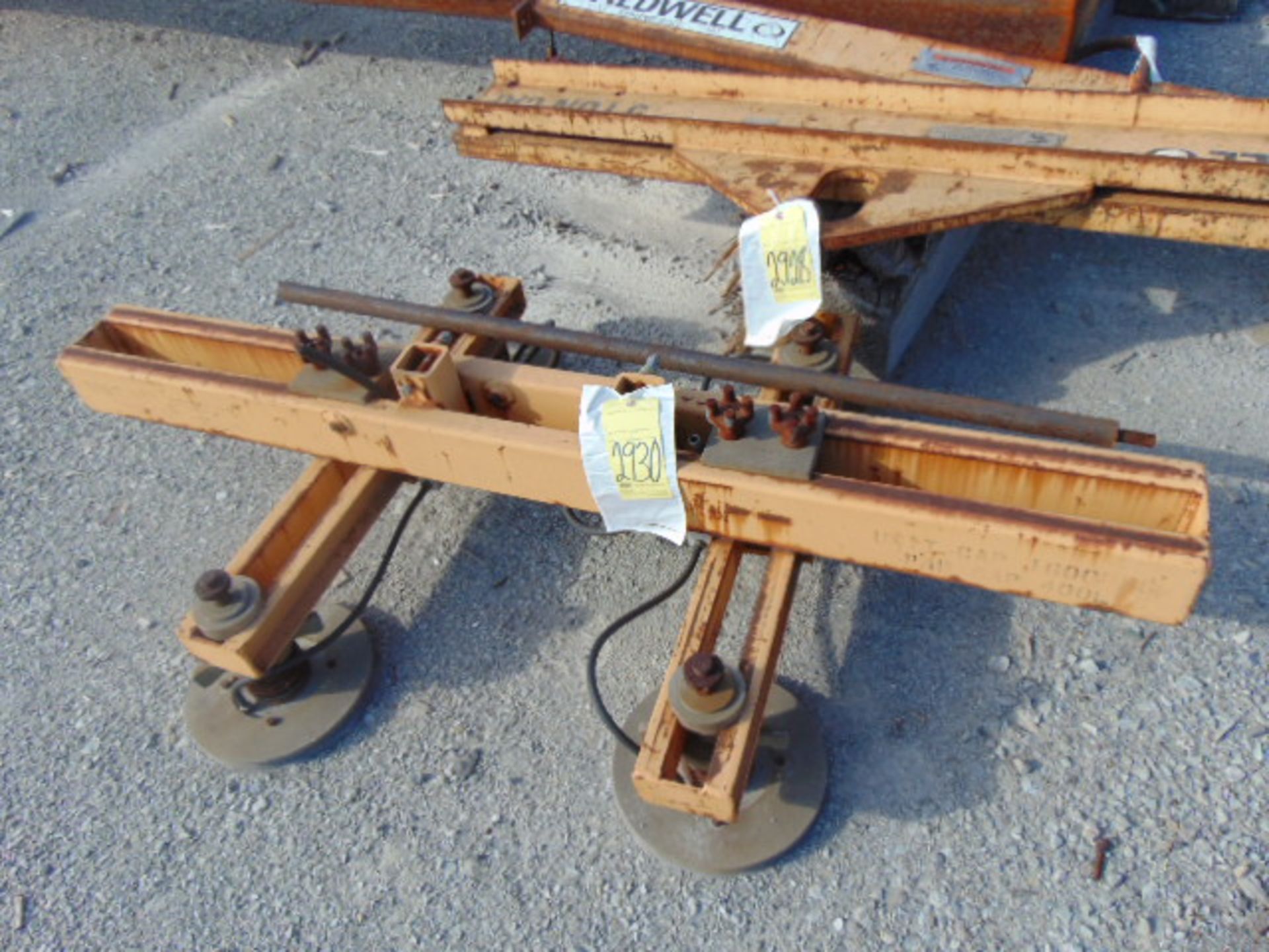 PNEUMATIC PLATE LIFT, 1600 LB. CAP.