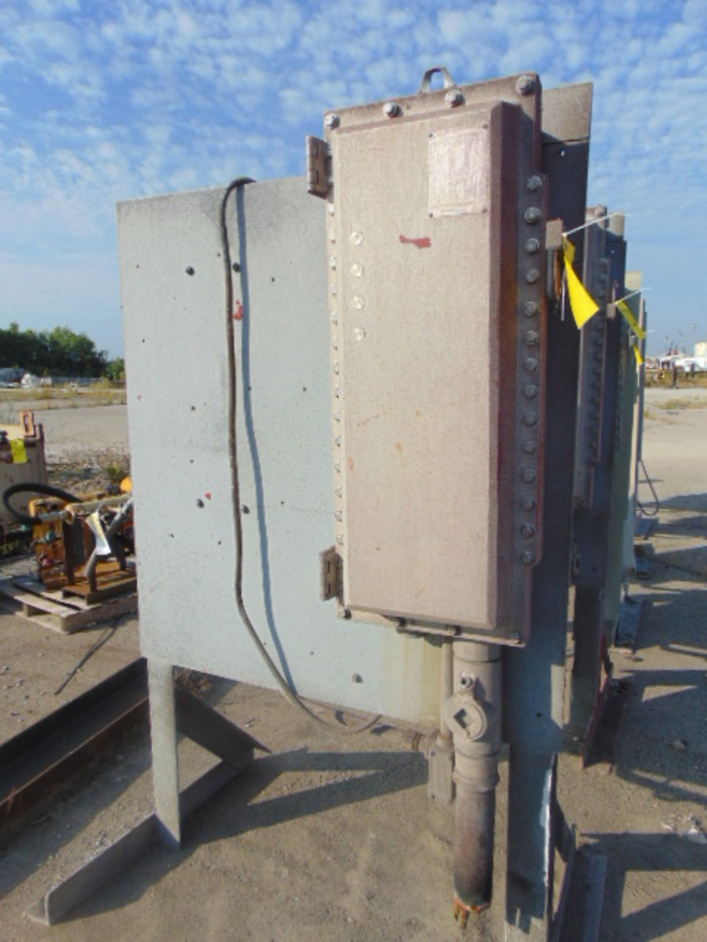 LOT OF (5) EXPLOSION PROOF ELECTRICAL SUB-STATIONS, w/disconnect boxes & assorted stands - Image 3 of 7