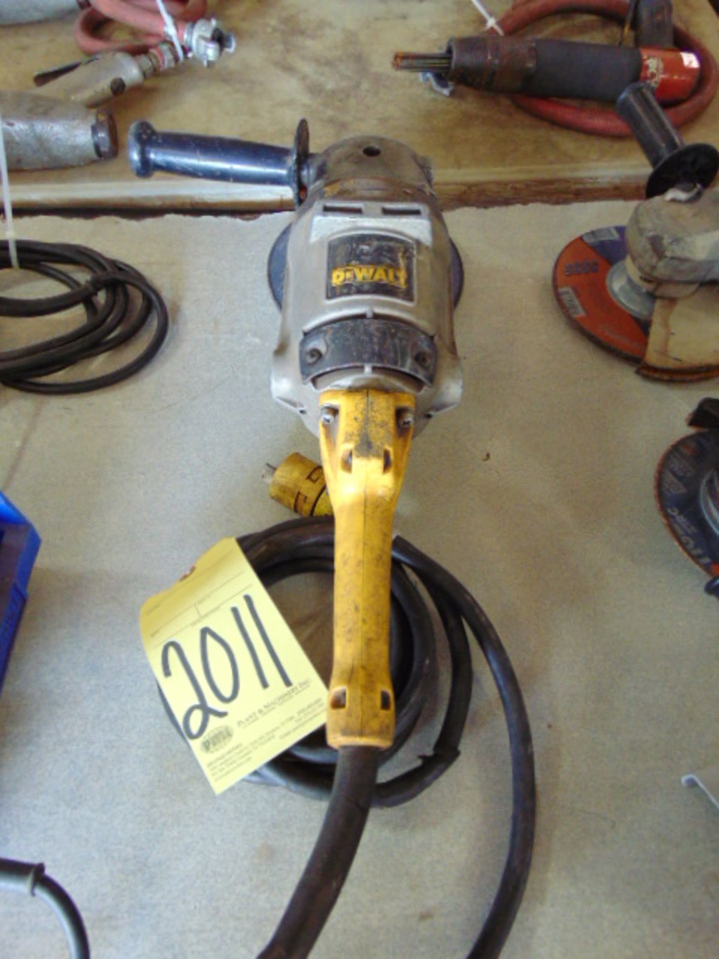 ANGLE GRINDER, DEWALT 7-1/4" MDL. DW433