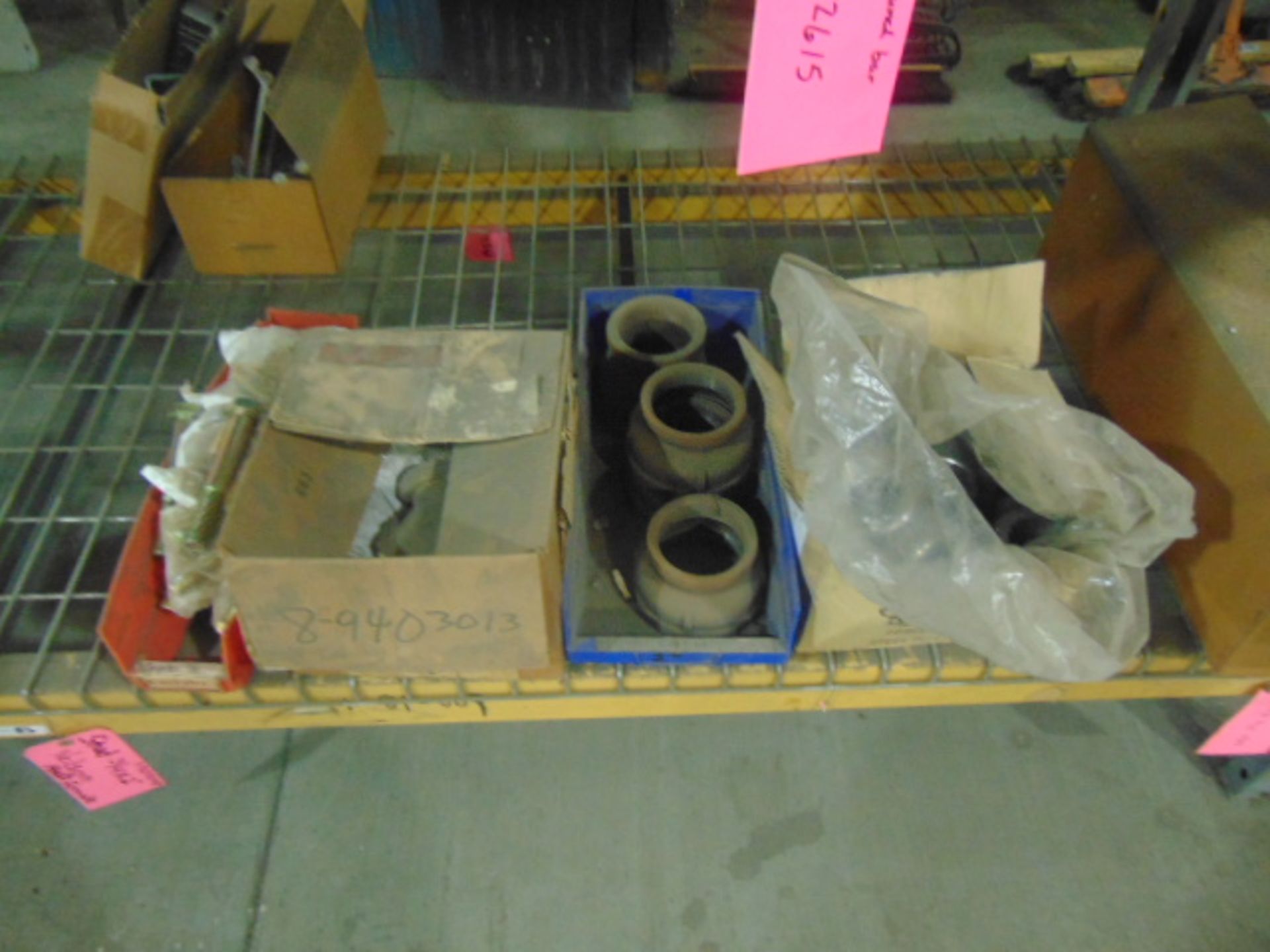LOT CONSISTING OF: pipe fittings & gaskets, assorted (in three sections pallet racking) - Image 6 of 11